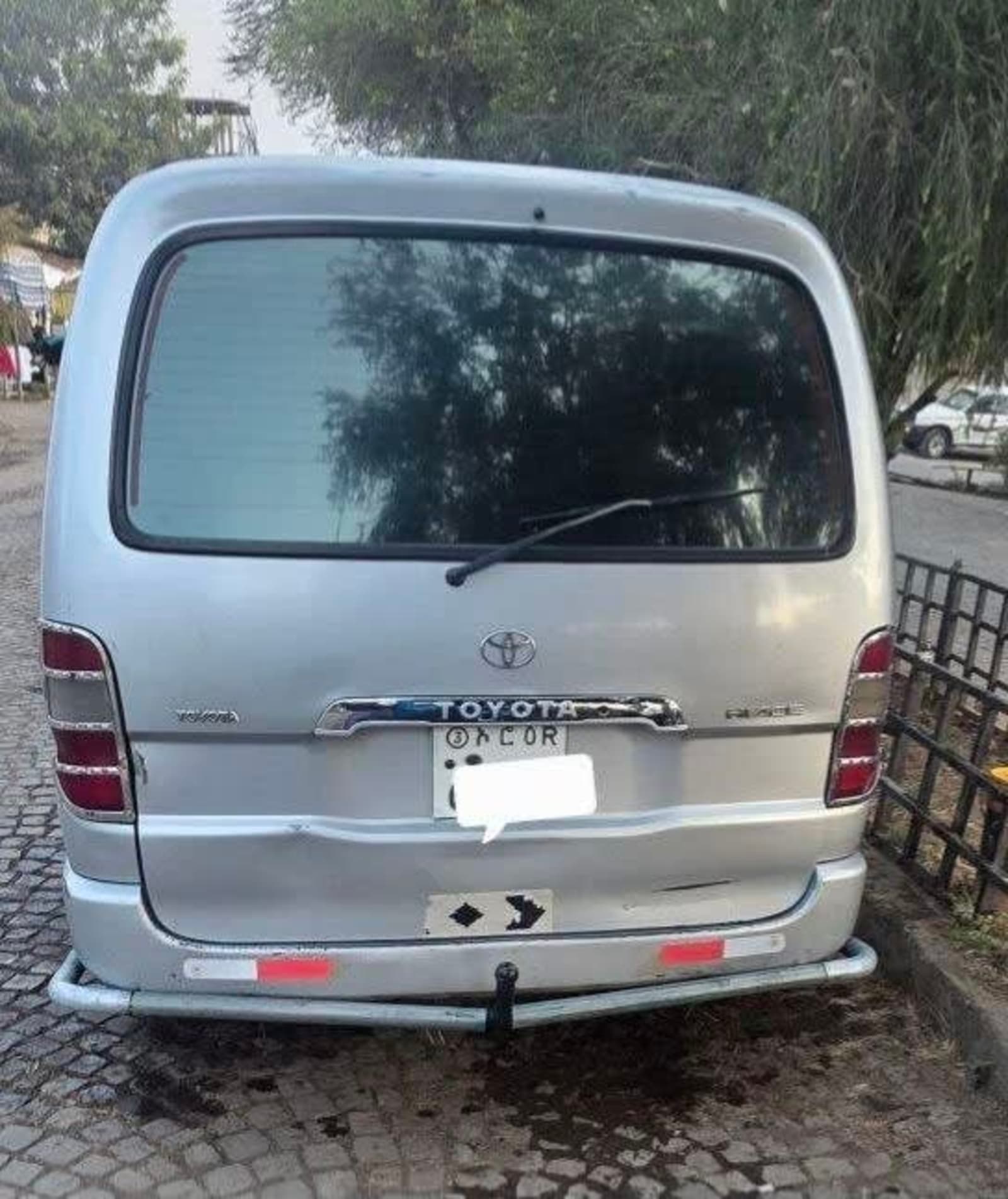 2006 Toyota Hiace D4D — photo 2
