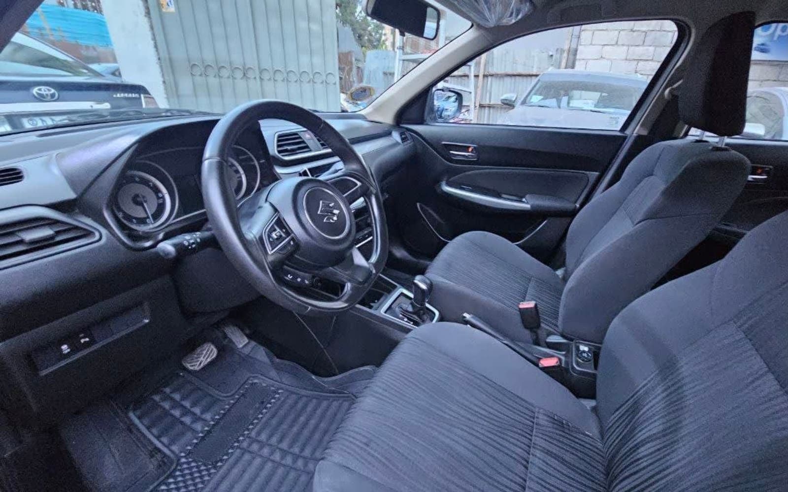 2022 Suzuki Dzire — photo 2
