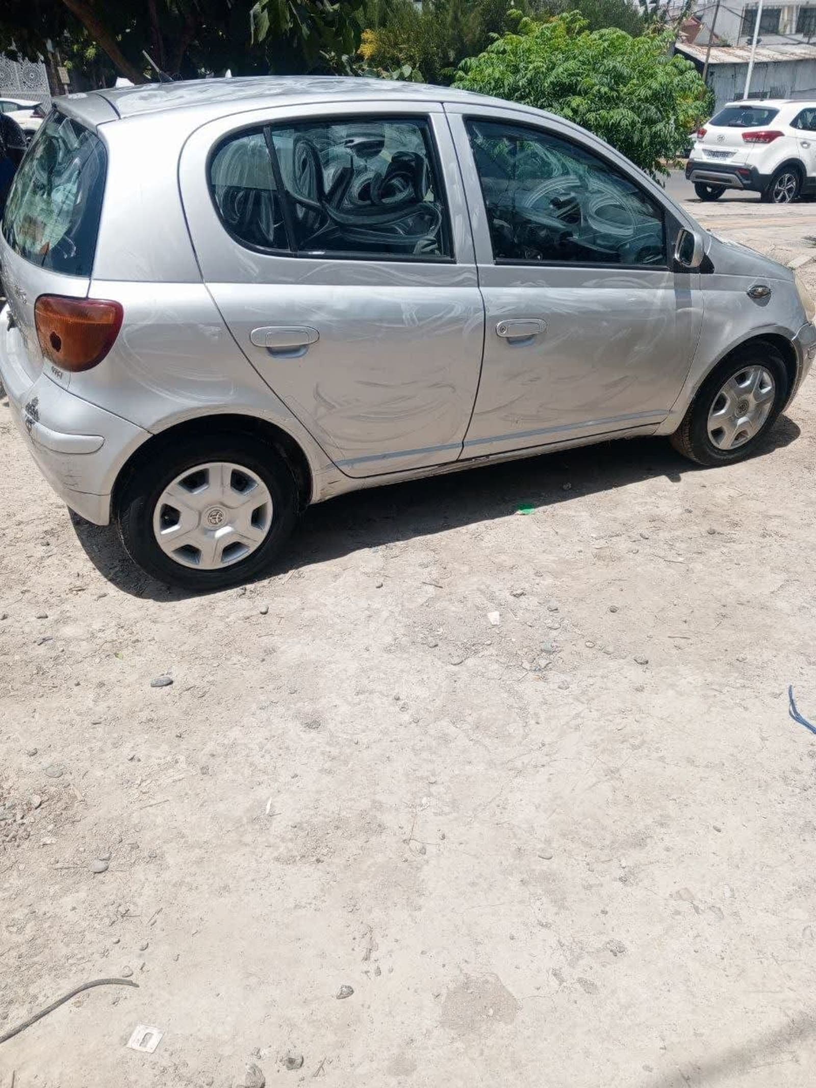 2003 Toyota Vitz Yaris — photo 2