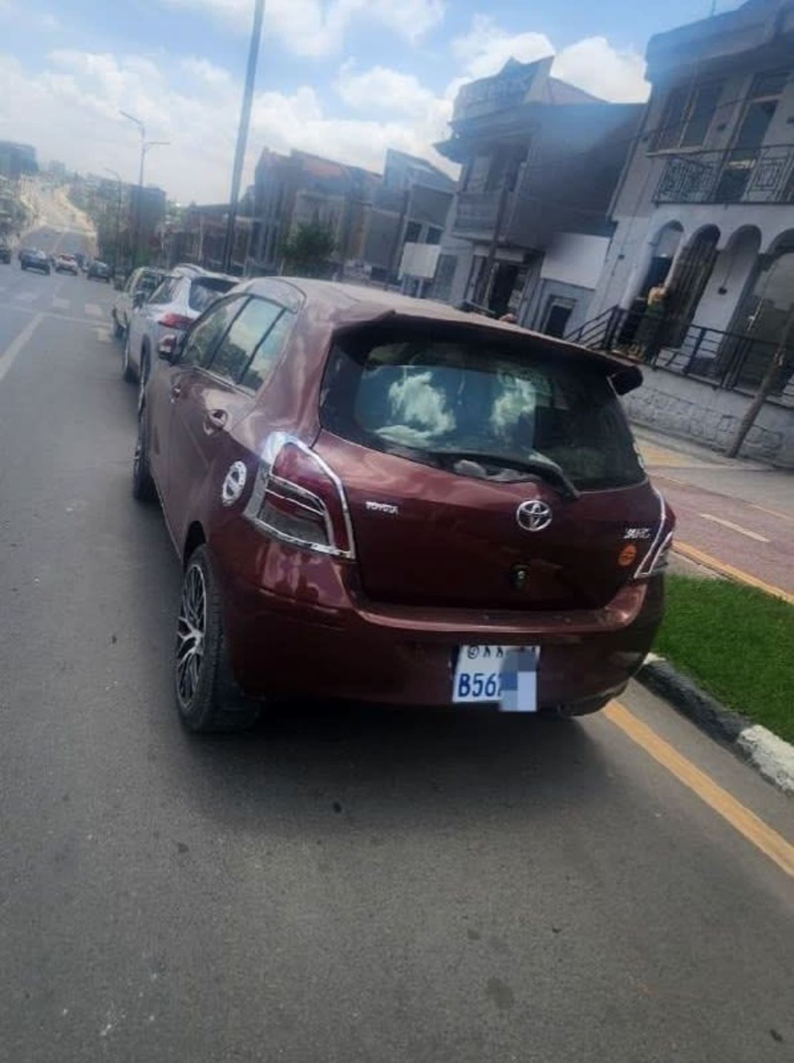 2010 Toyota Compact Yaris — photo 3