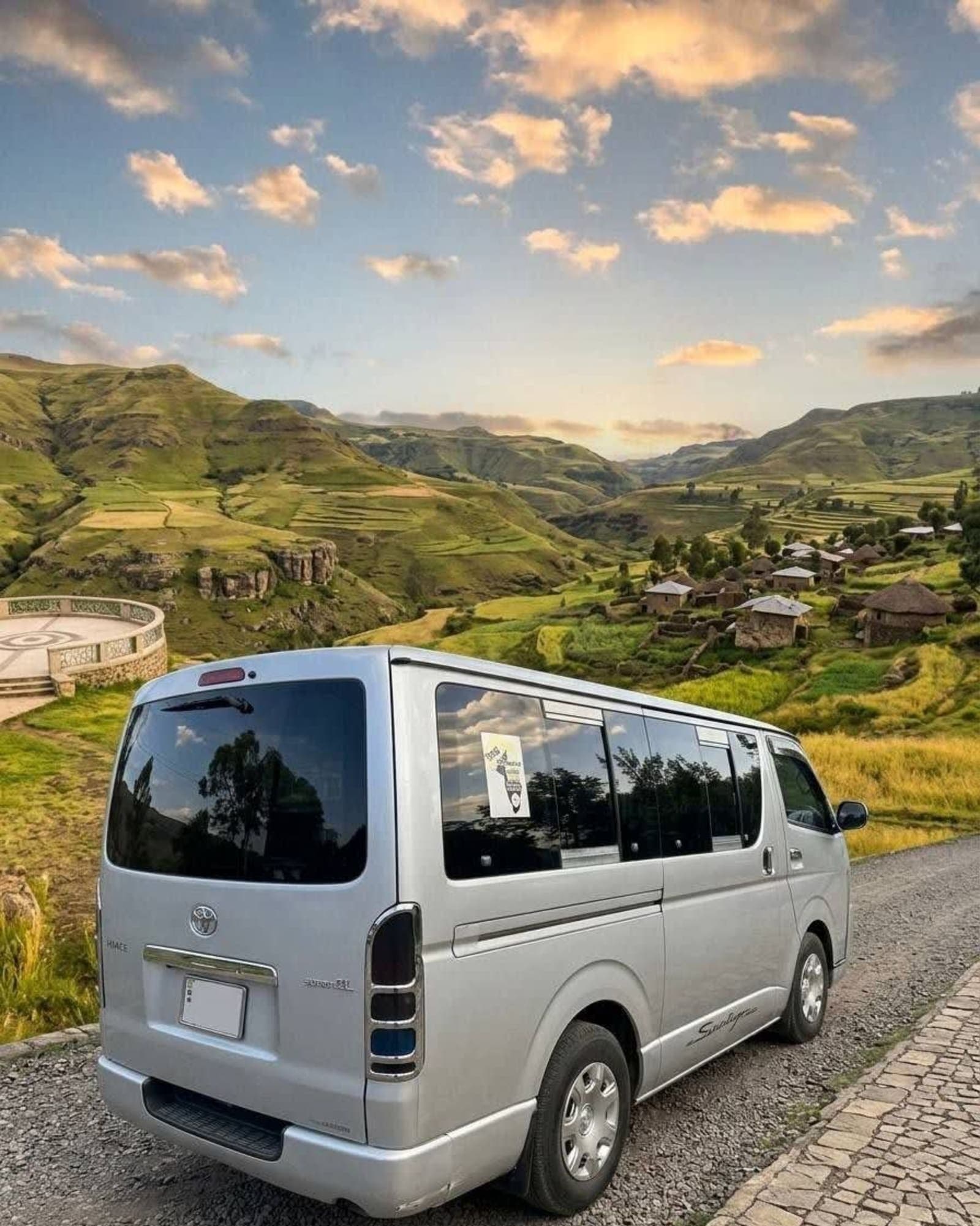 2007 Toyota Hiace — photo 3
