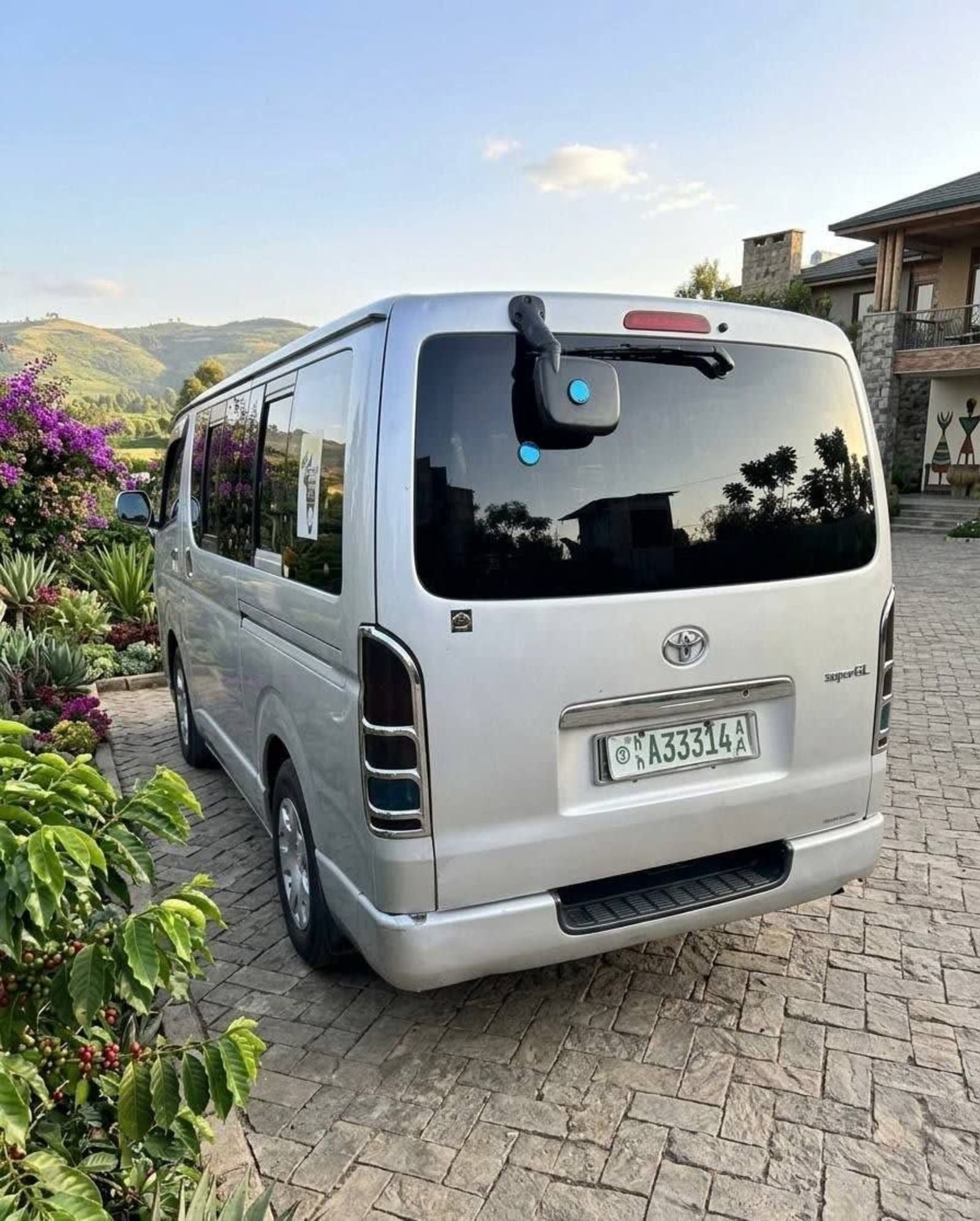 2007 Toyota Hiace — photo 4