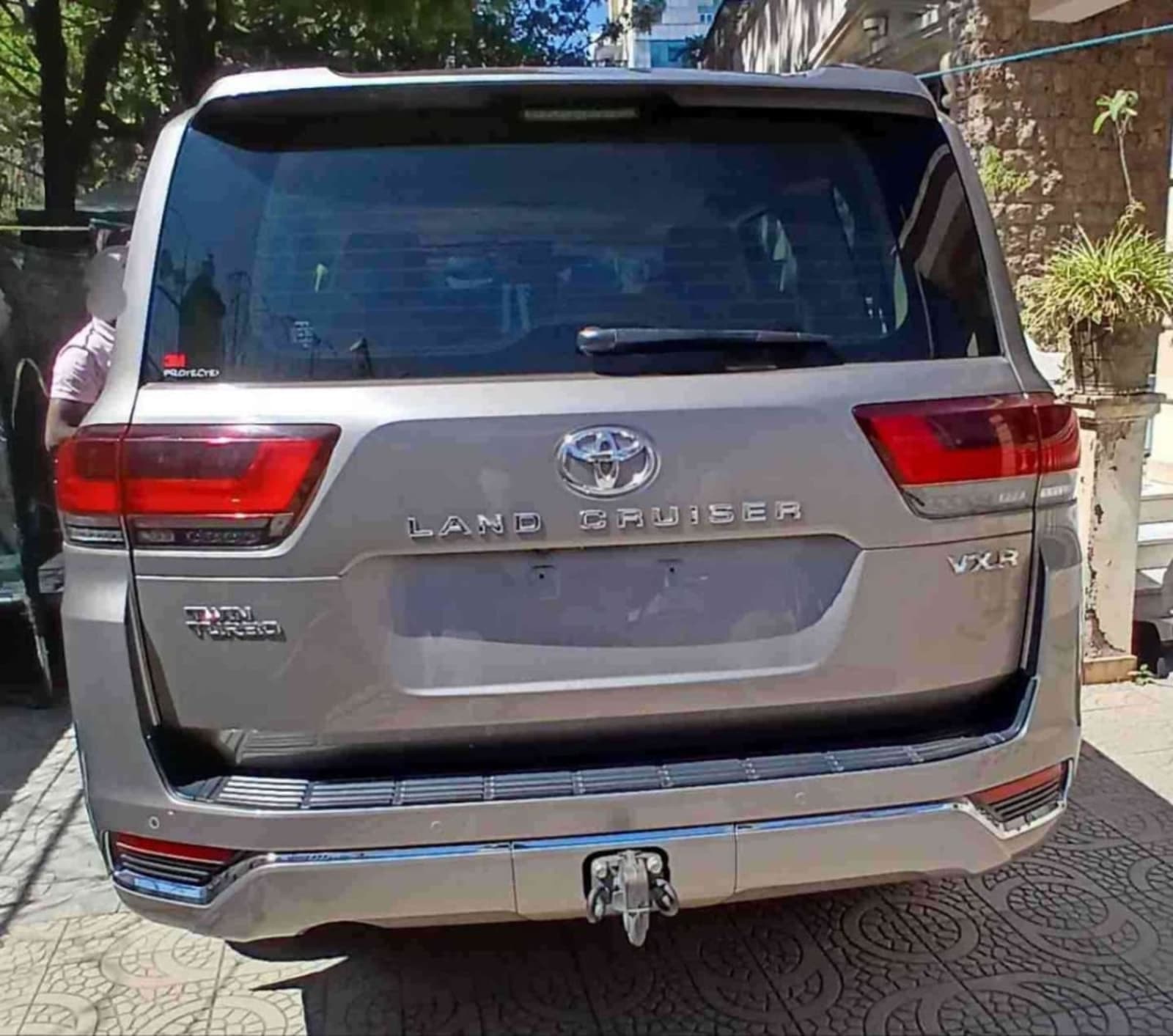 2023 Toyota Land Cruiser V6 VXR — photo 6