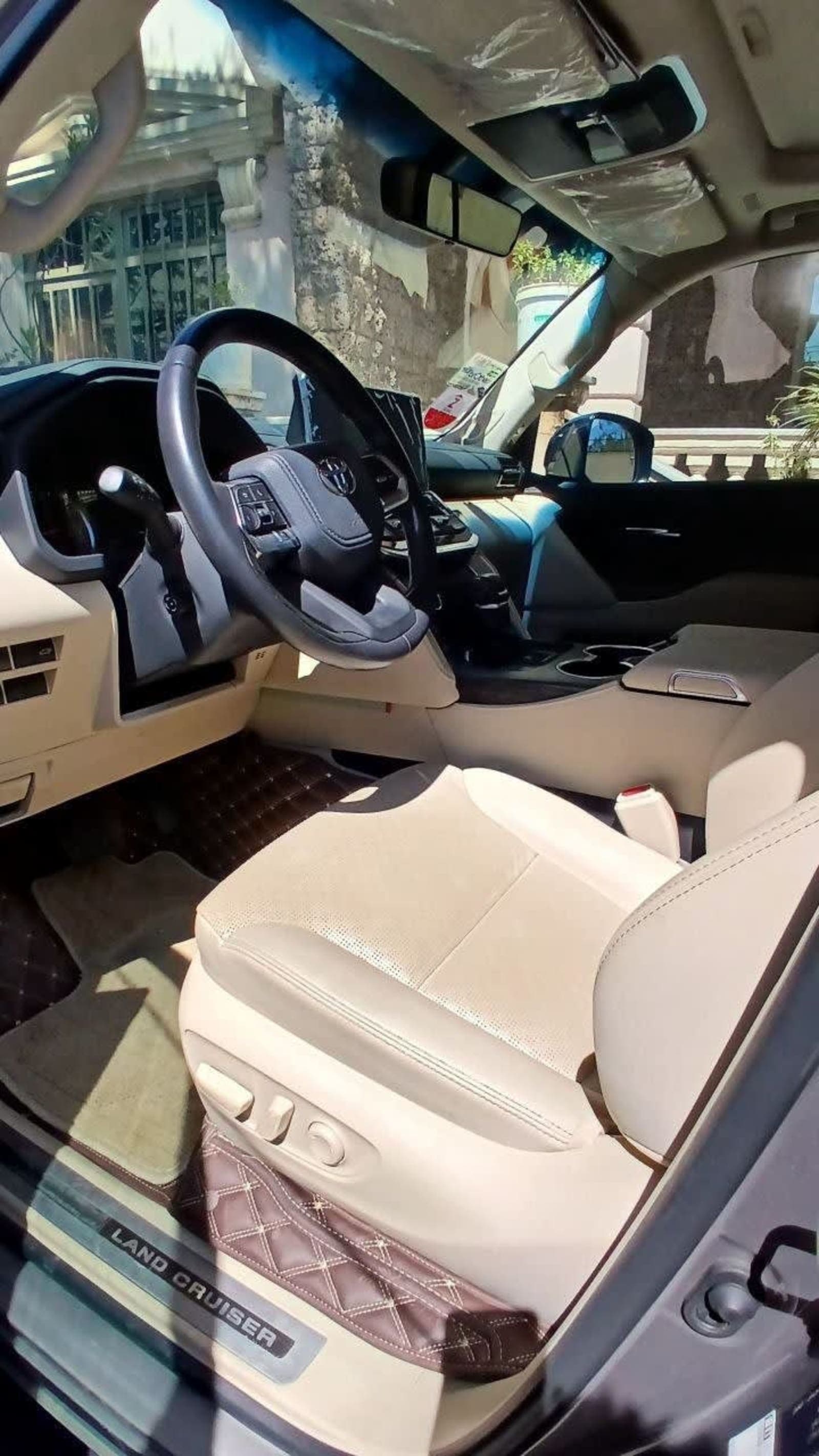 2023 Toyota Land Cruiser V6 VXR — photo 7