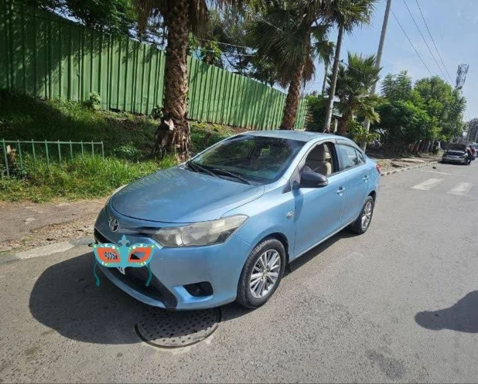 2014 Toyota Yaris Sedan — photo 2