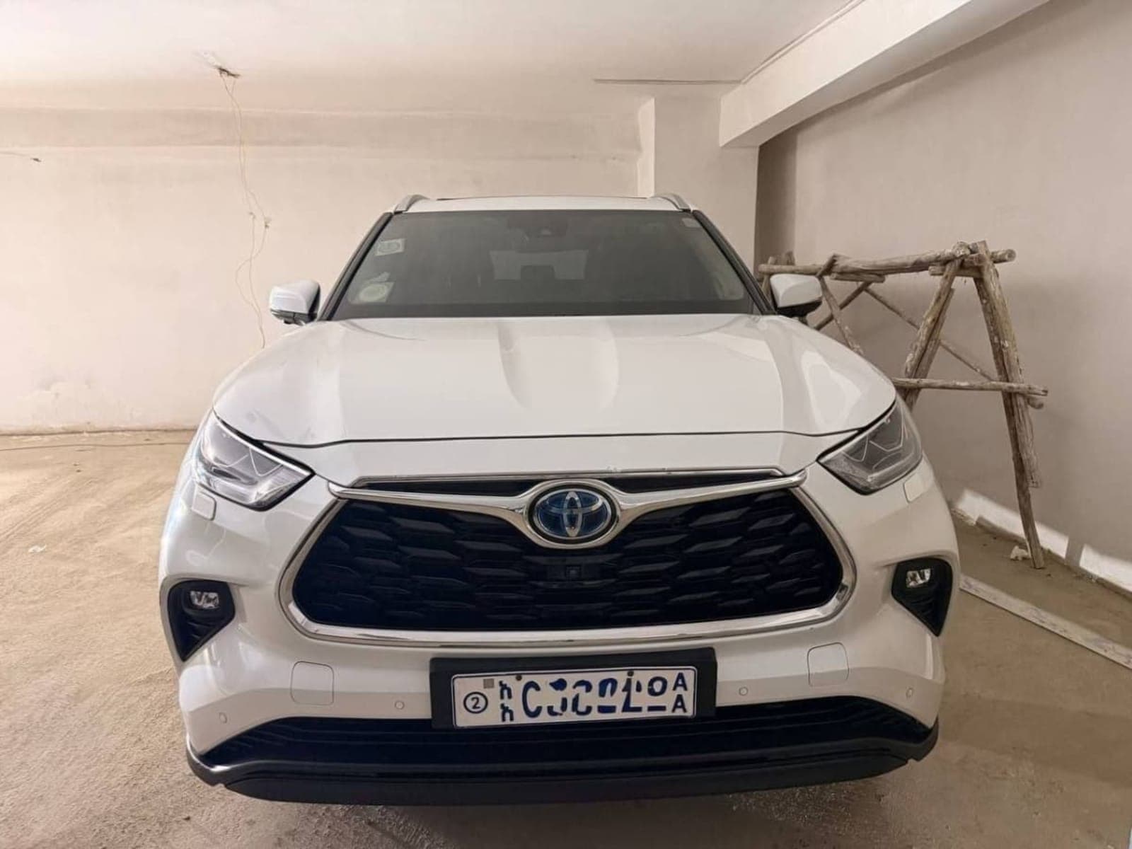 2024 Toyota Highlander Hybrid — photo 1