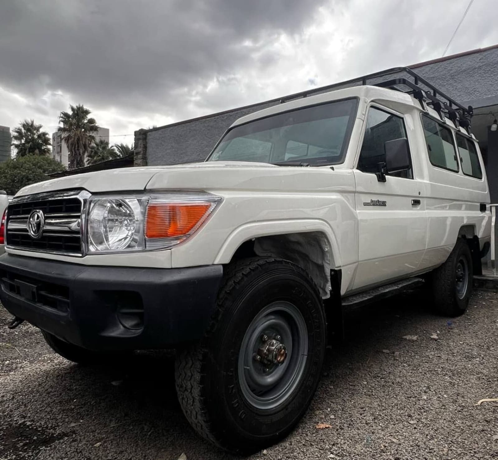 2010 Toyota LandCruiser Mark 2 Longbase — photo 3