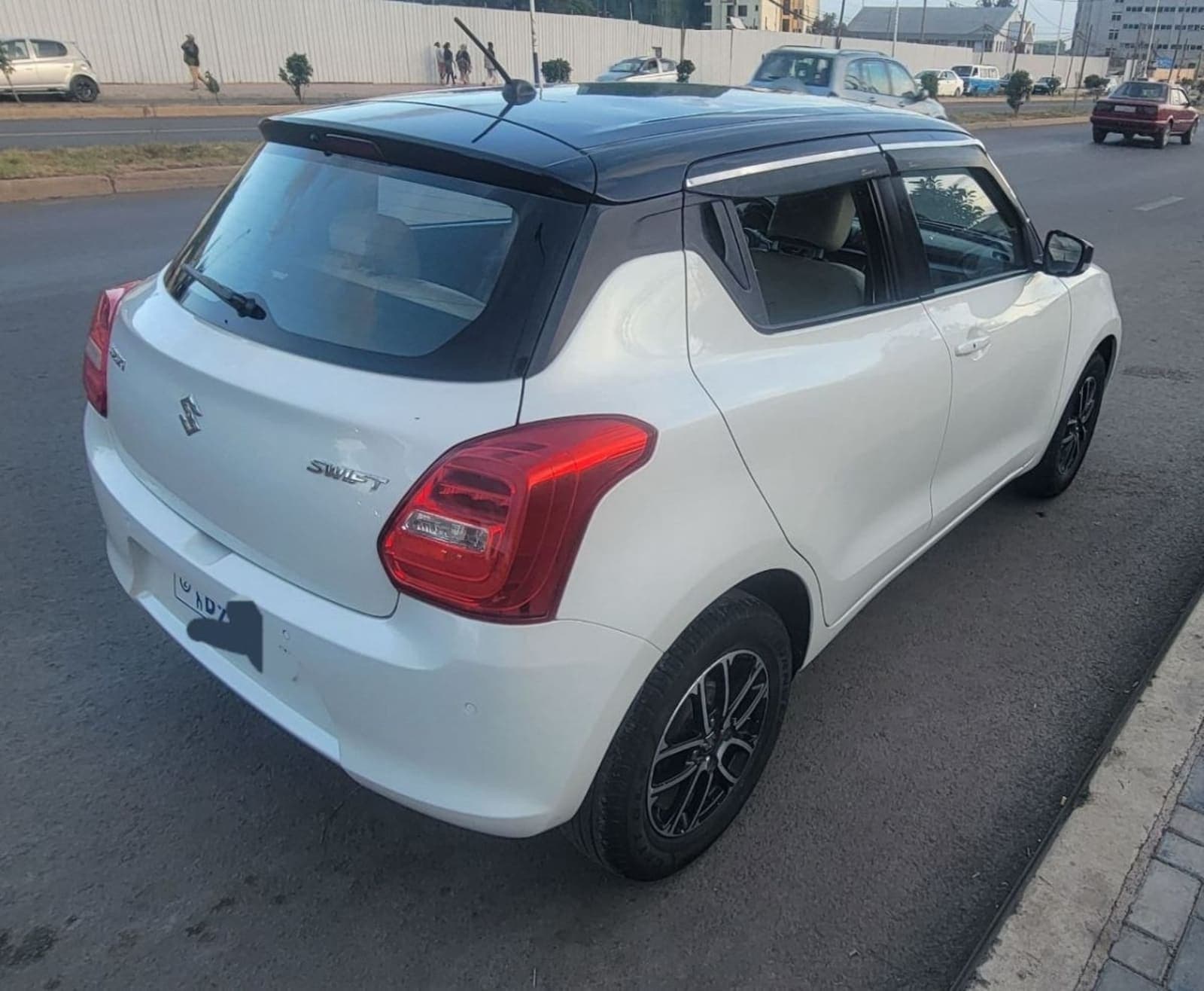 2021 Suzuki Swift — photo 2