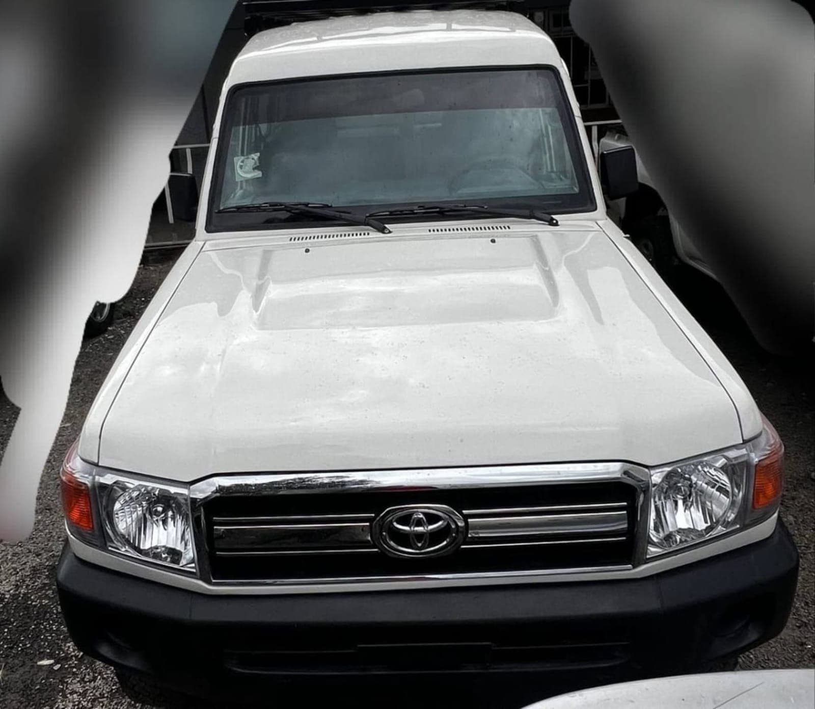 2010 TOYOTA LONGBASE — photo 2