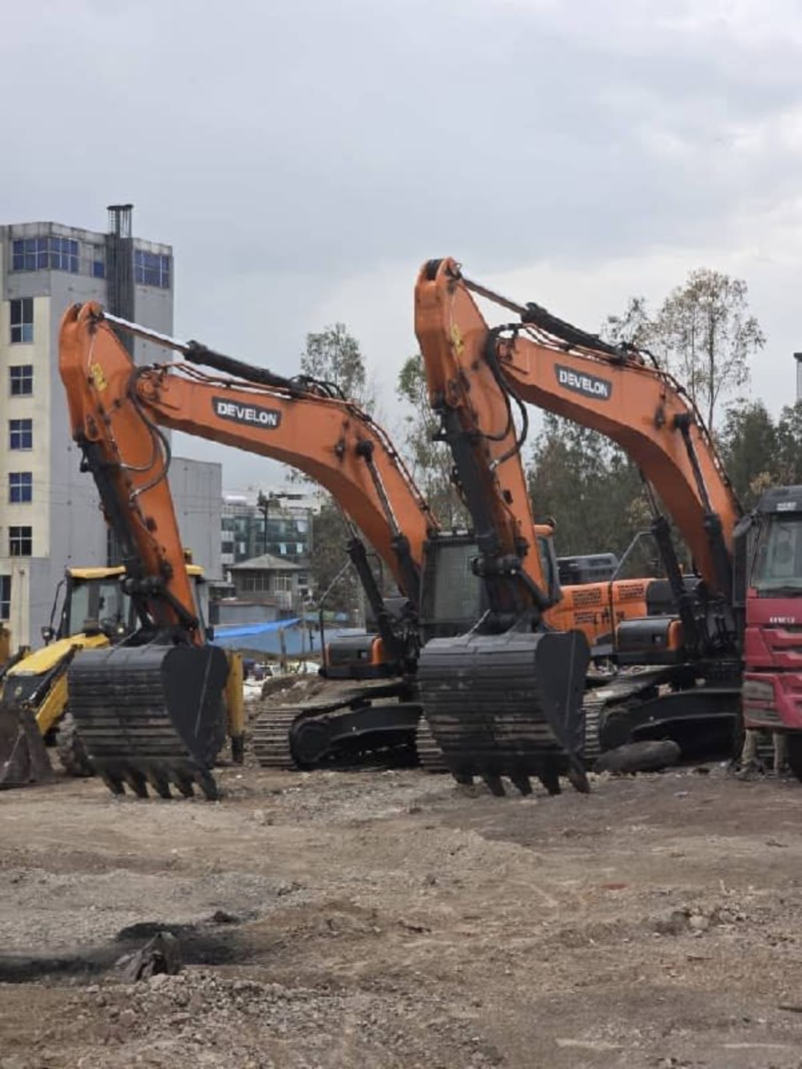 2025 Develon DX360LCA-7M