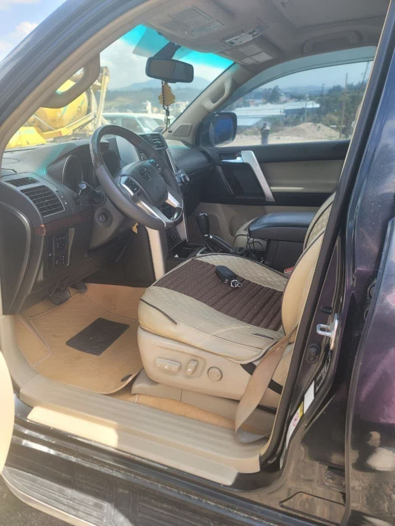 2012 Toyota Landcruiser Prado — photo 3