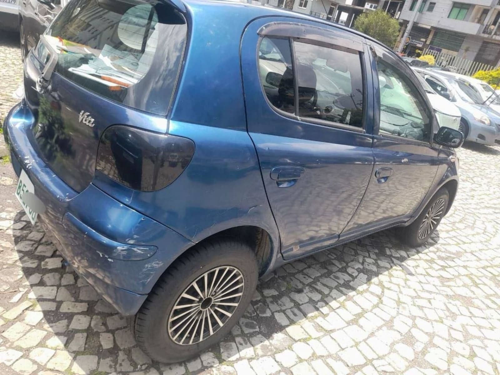 2002 Toyota Vitz — photo 1