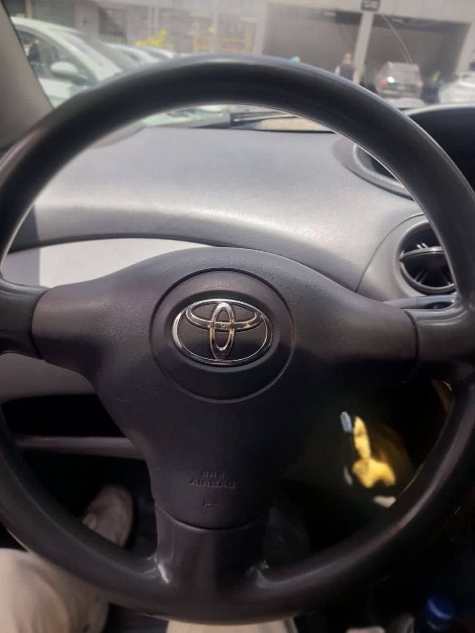 2002 Toyota Vitz — photo 4