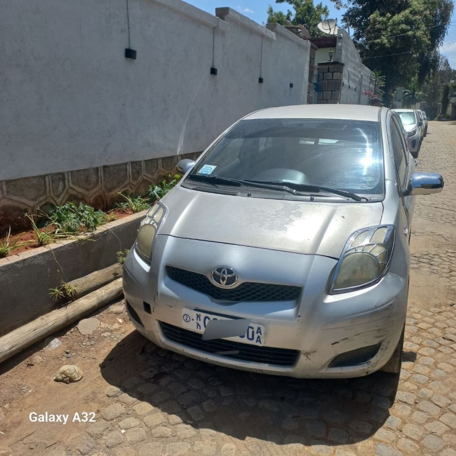 2009 Toyota Yaris Compact — photo 1
