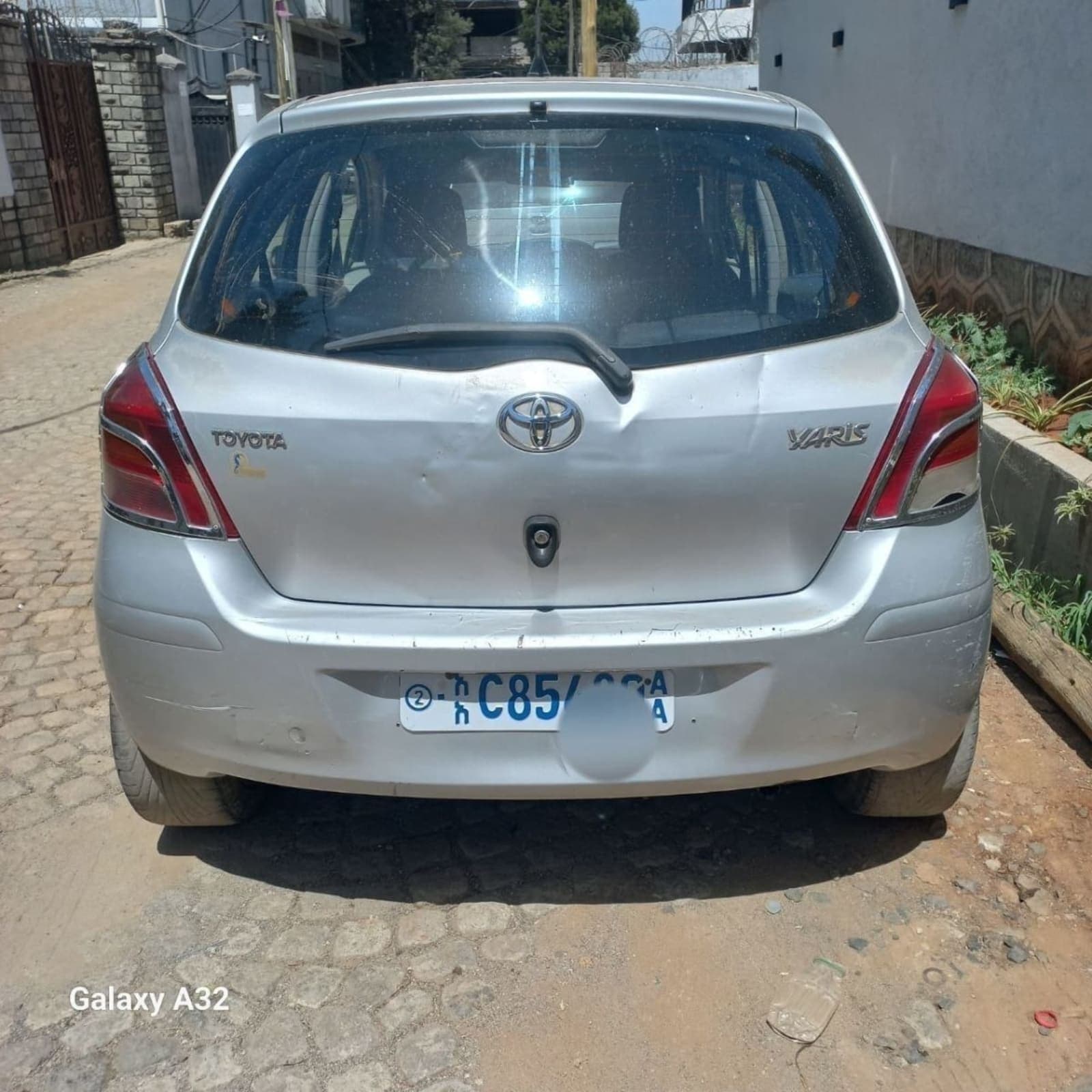 2009 Toyota Yaris Compact — photo 2