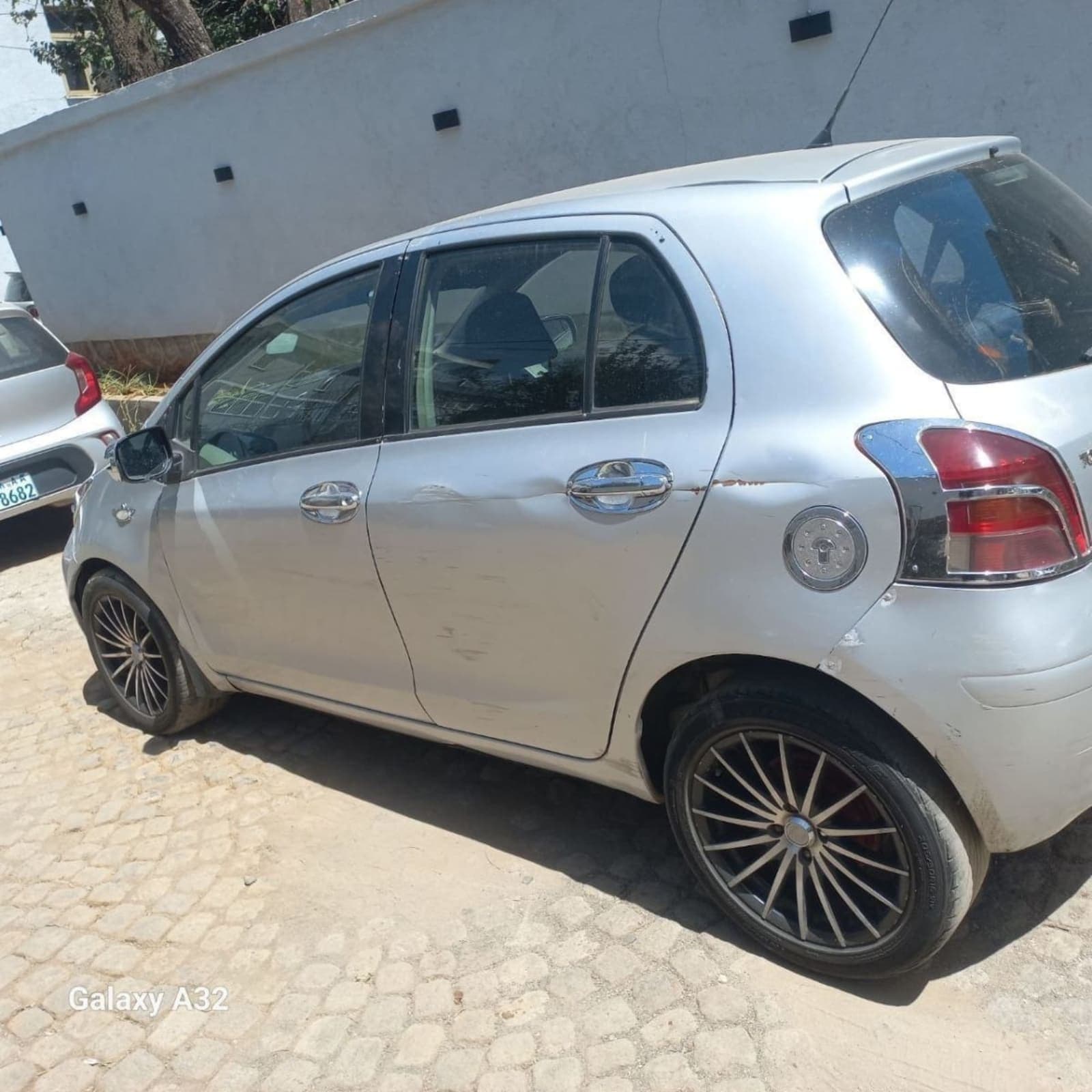 2009 Toyota Yaris Compact — photo 6
