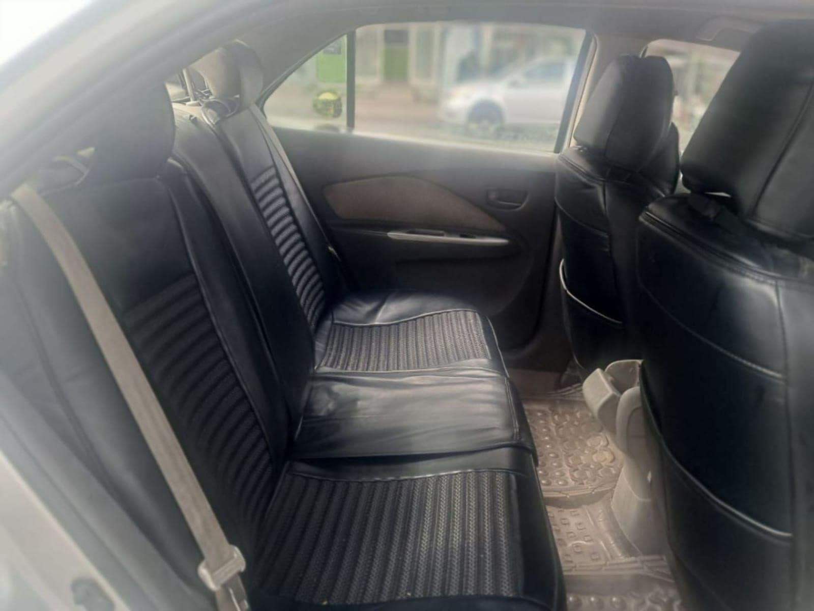 2010 Toyota Yaris Belta — photo 6