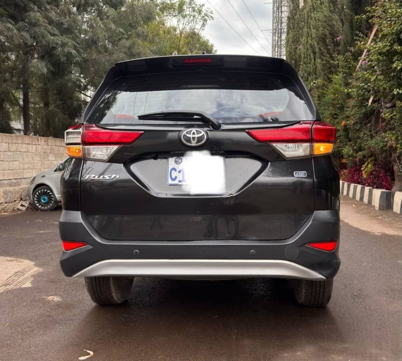 2022 Toyota Rush (G) — photo 2