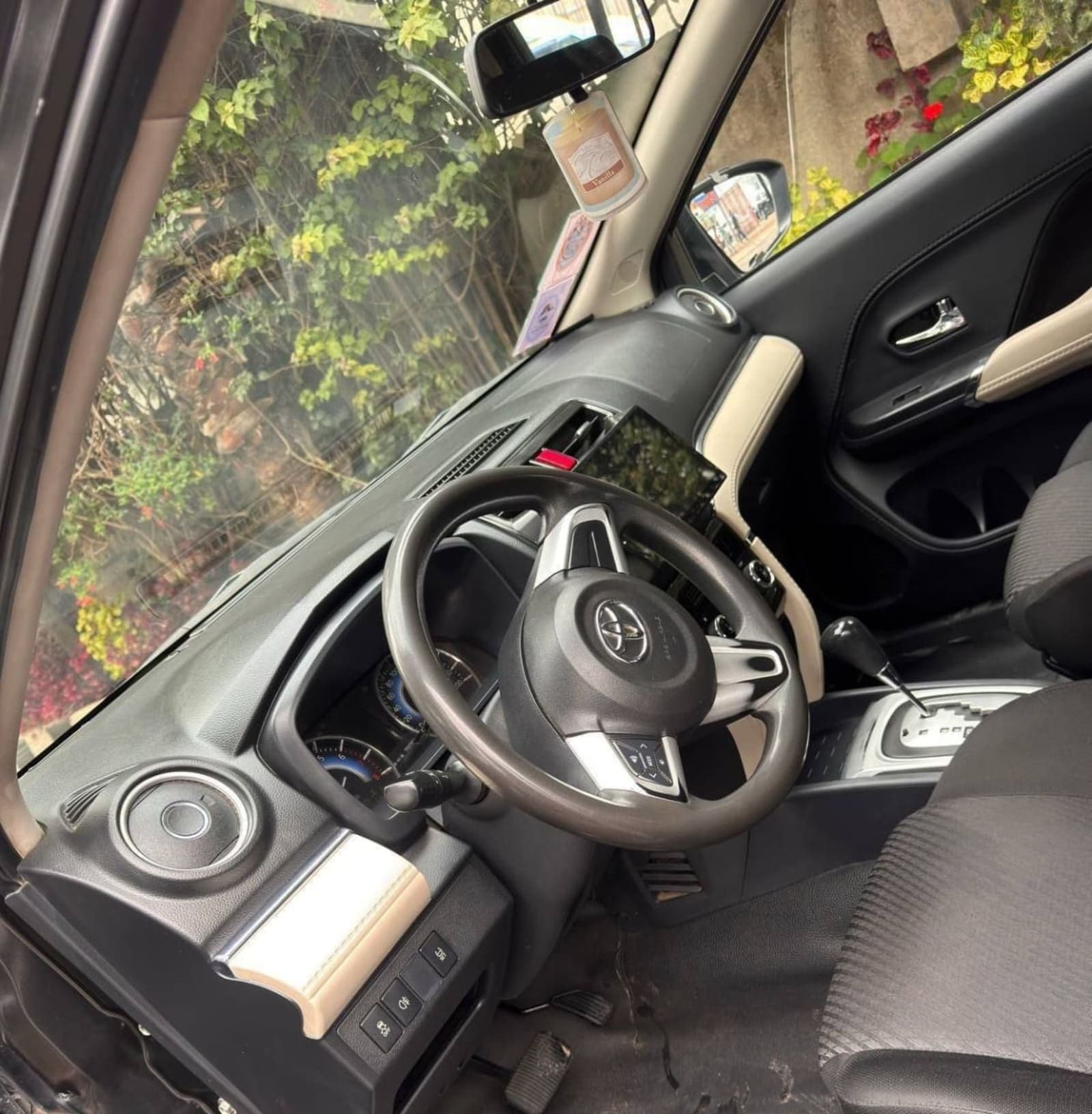 2022 Toyota Rush (G) — photo 4