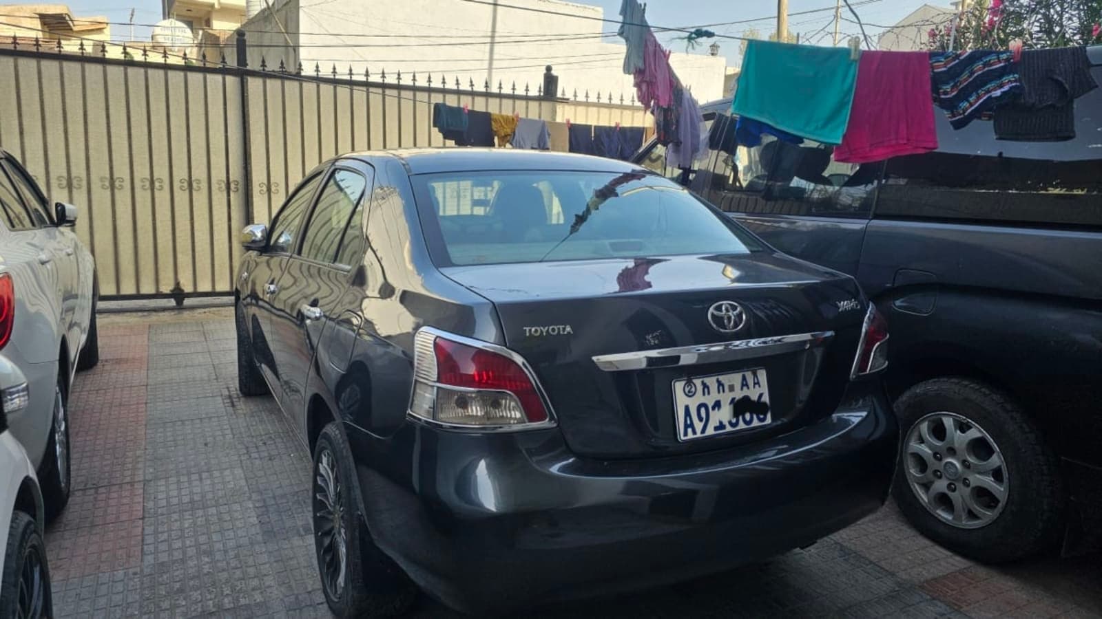 2008 Toyota Yaris Sedan — photo 2