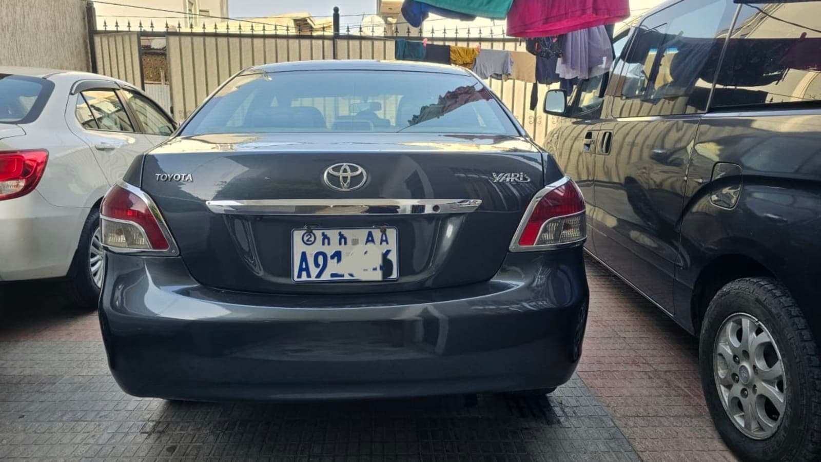 2008 Toyota Yaris Sedan — photo 3