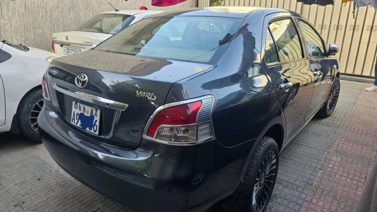 2008 Toyota Yaris Sedan — photo 4