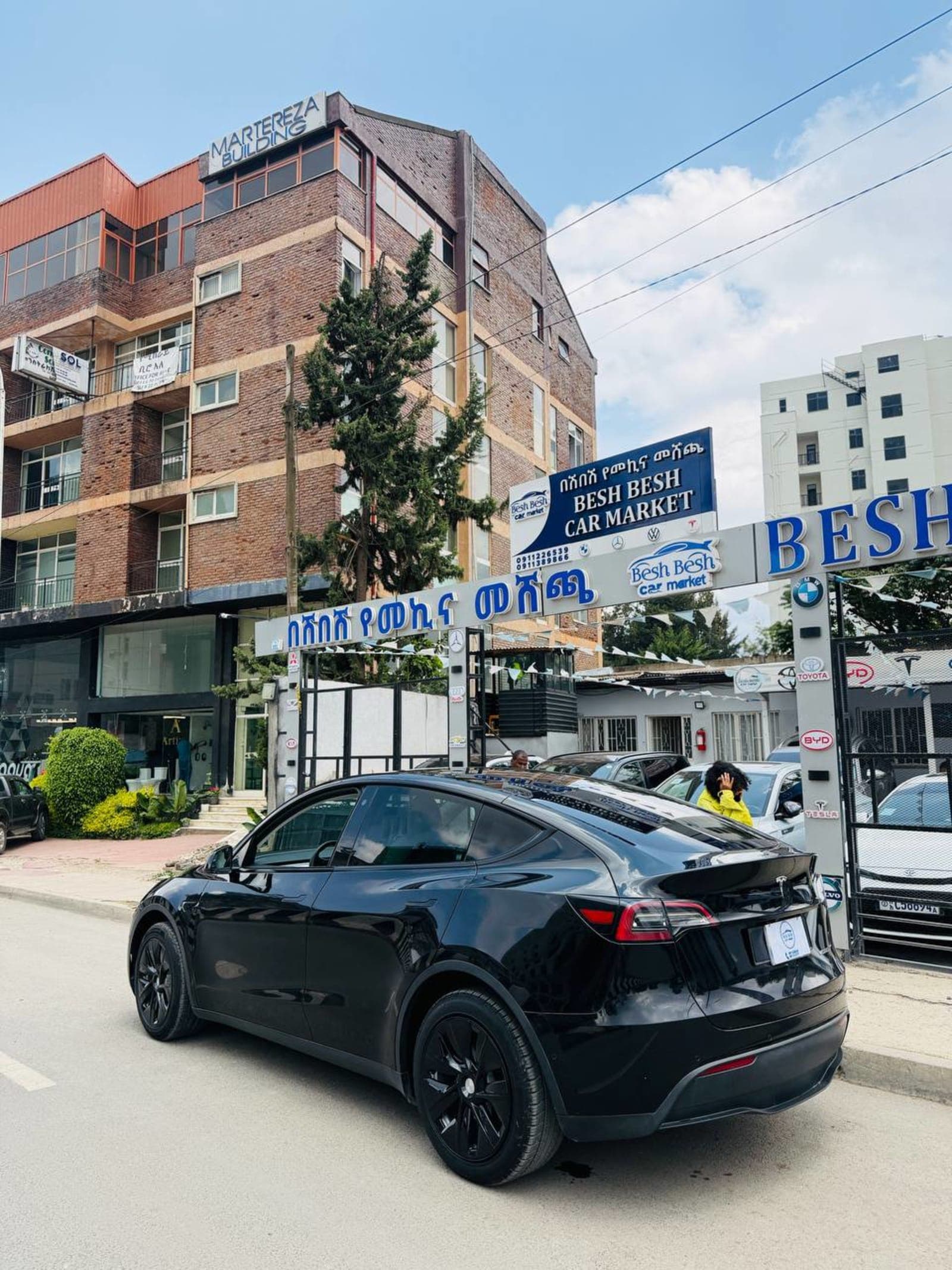 2024 Tesla Y — photo 3