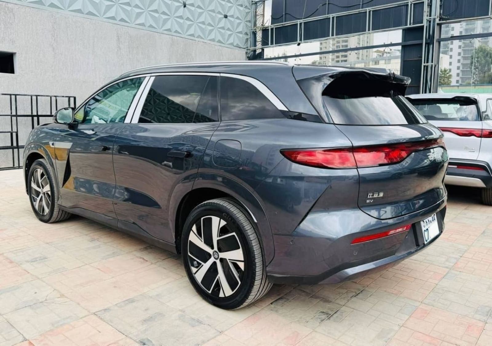 2025 BYD Tang L — photo 2