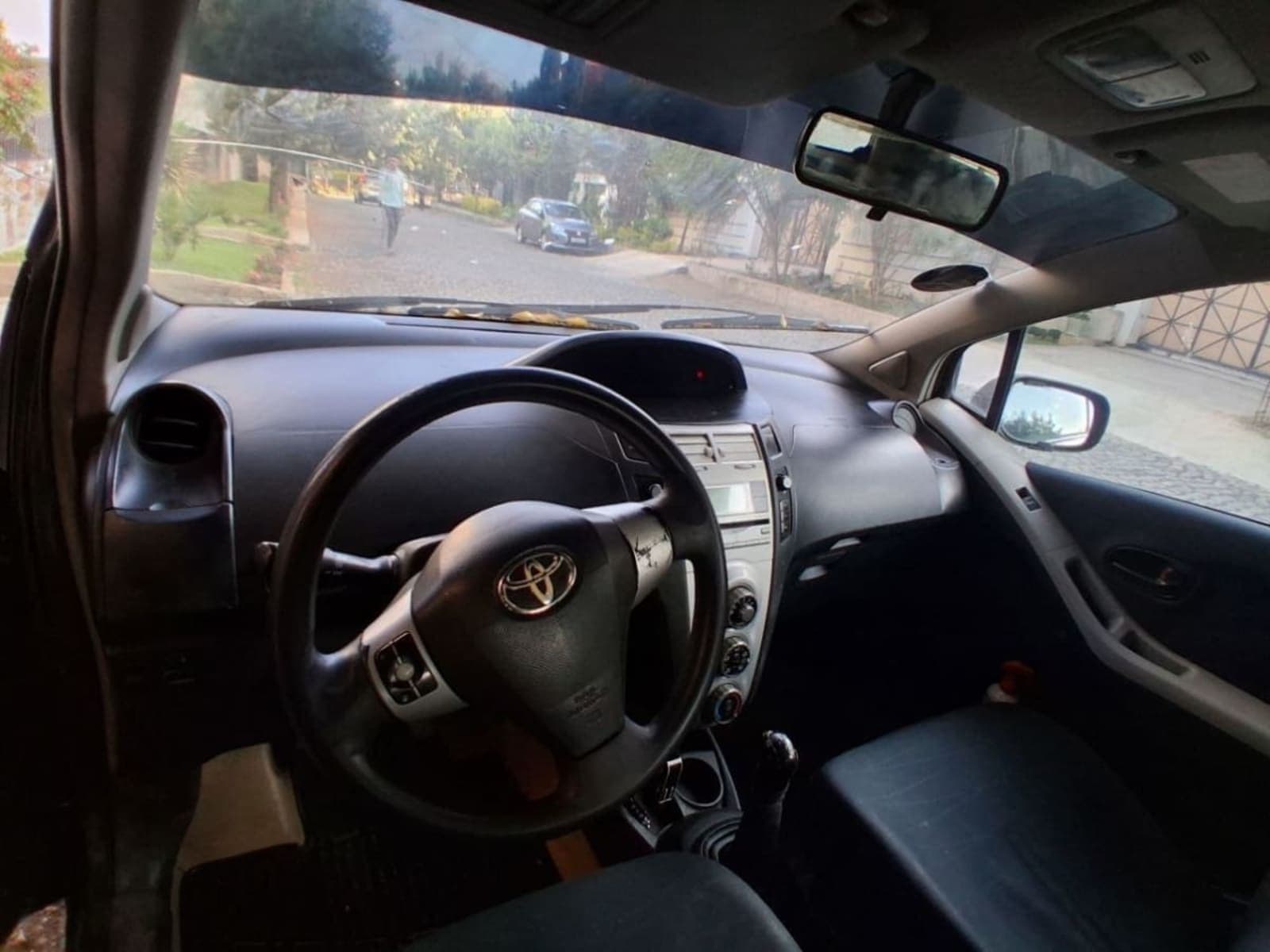 2007 Toyota Yaris Compact — photo 4
