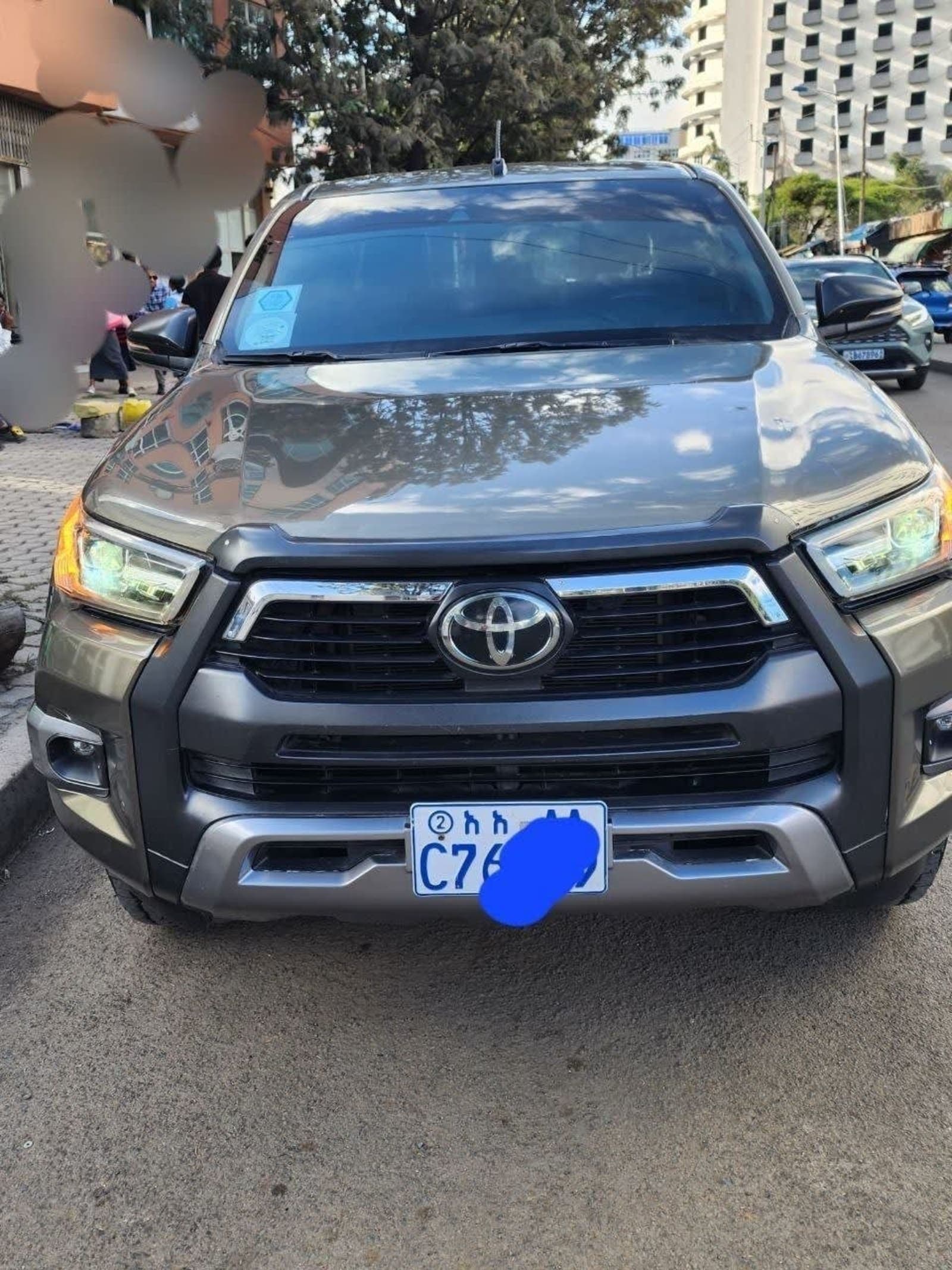 2021 Toyota Hilux Invincible — photo 6