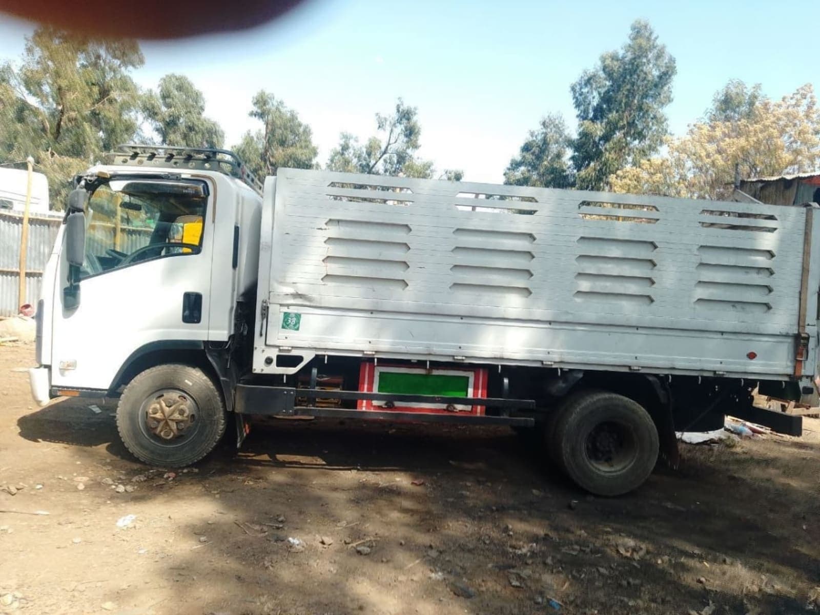 2022 Isuzu Obama — photo 2