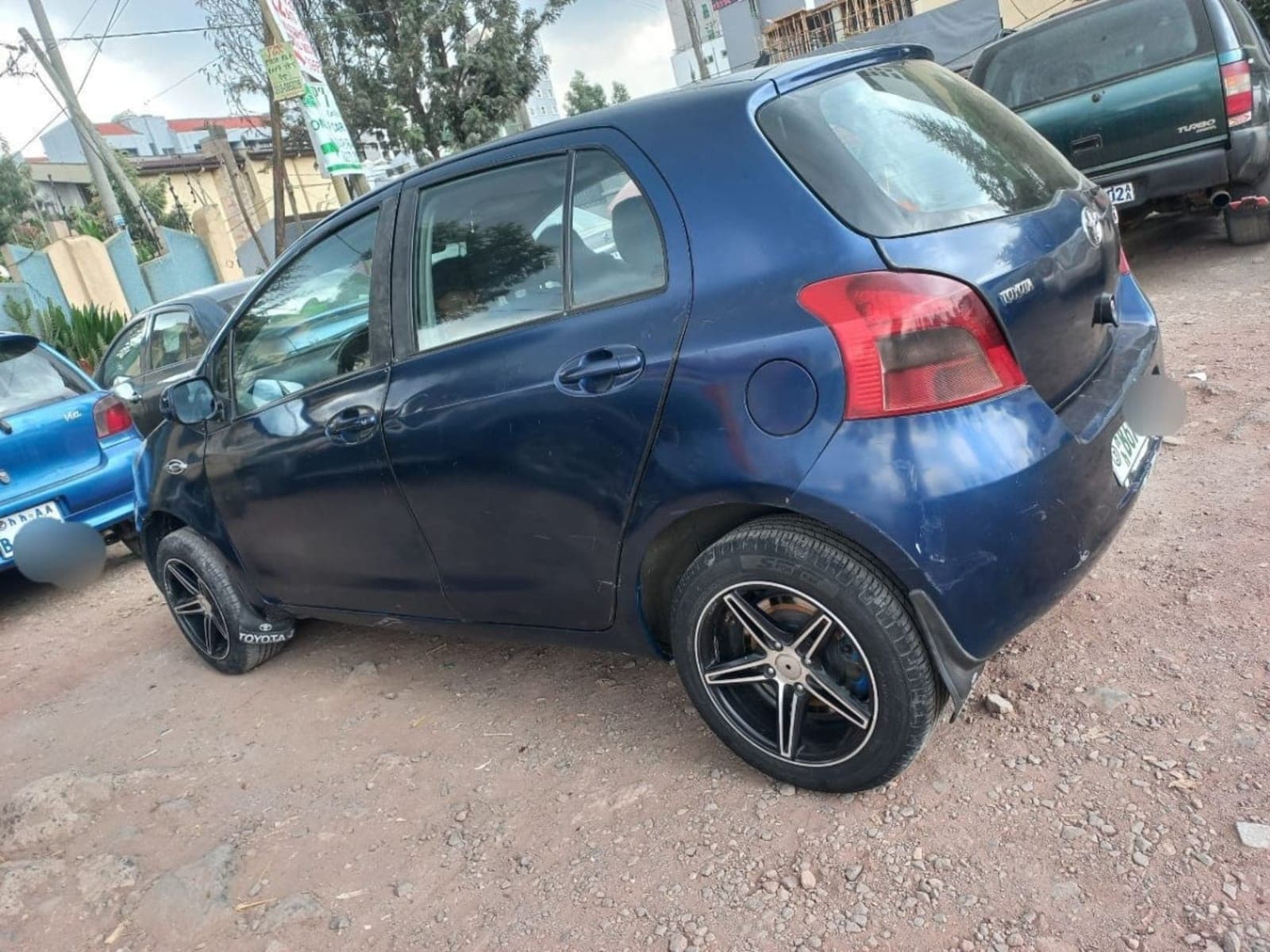 2006 Toyota Yaris Compact โ photo 4