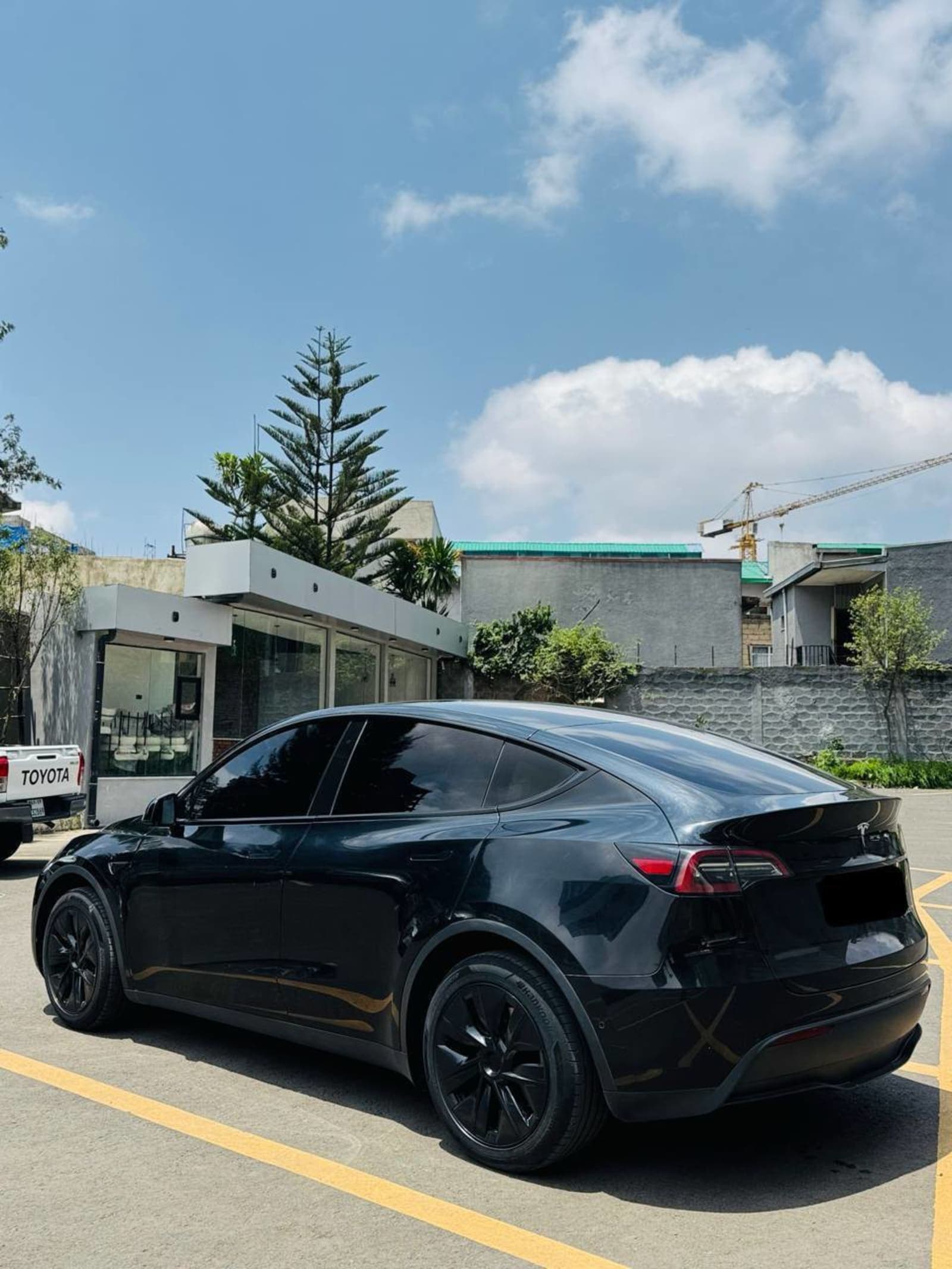 2024 Tesla Y — photo 4