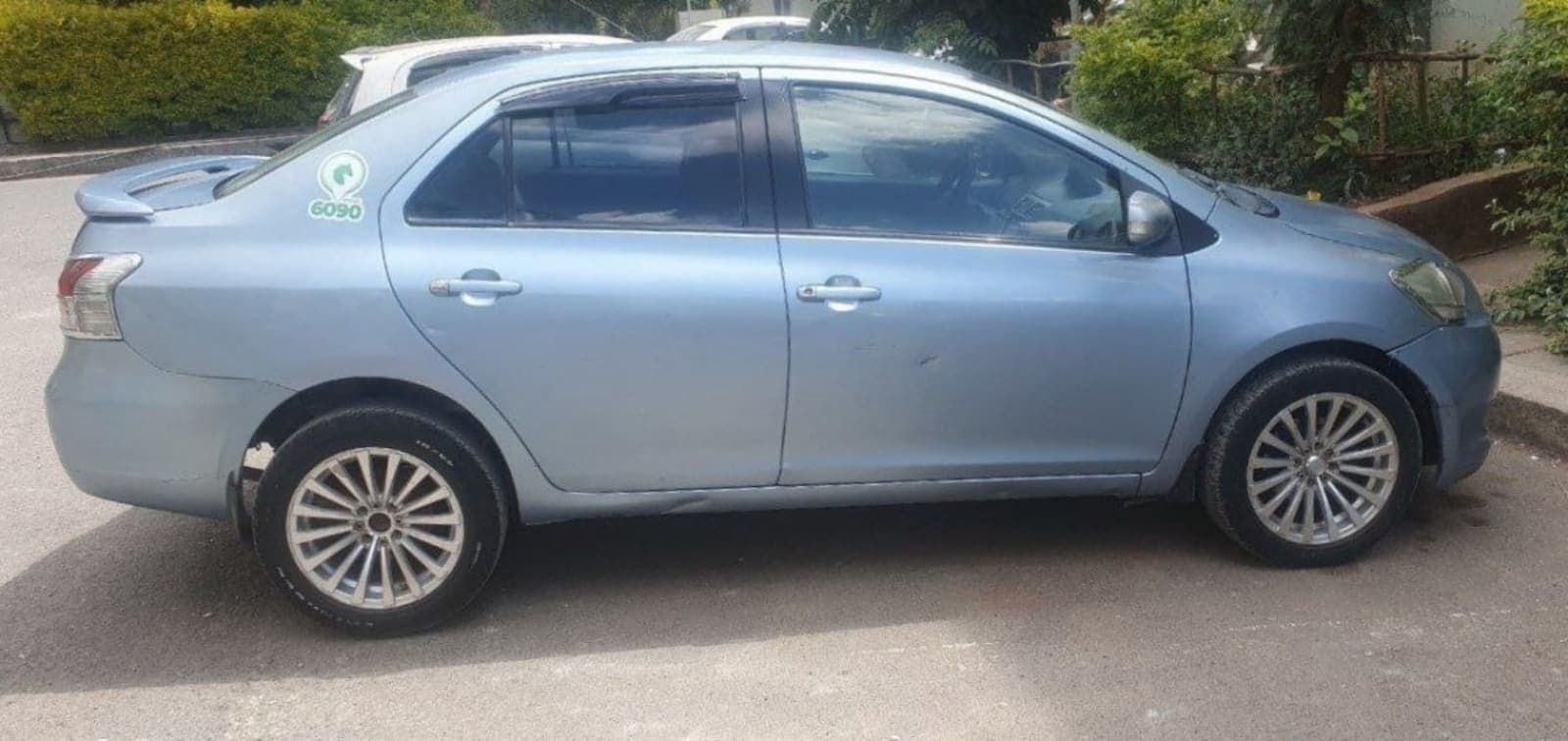 2008 Toyota Yaris Sedan โ photo 3