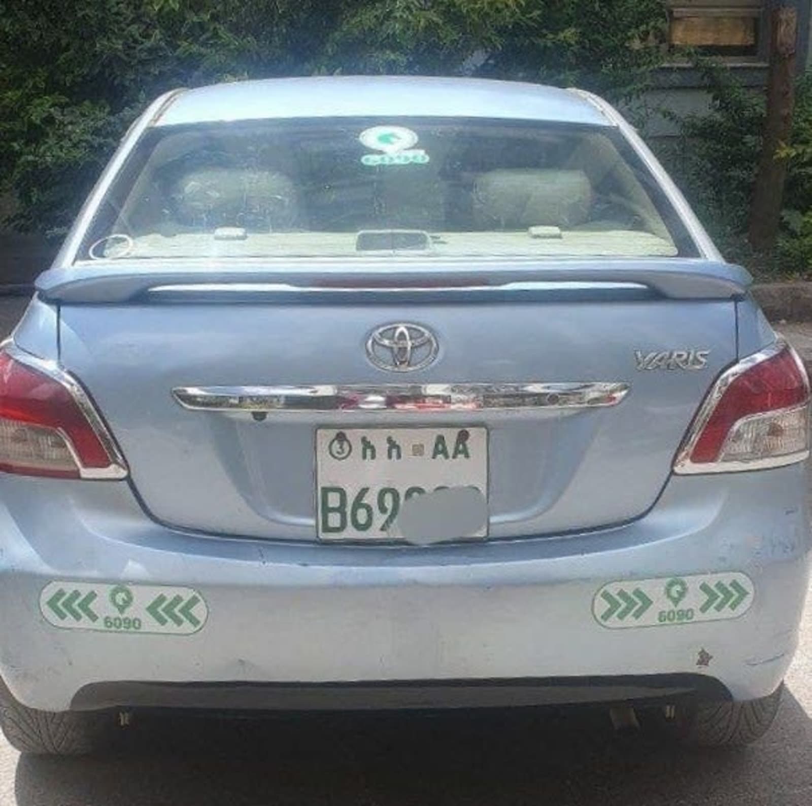 2008 Toyota Yaris Sedan โ photo 4