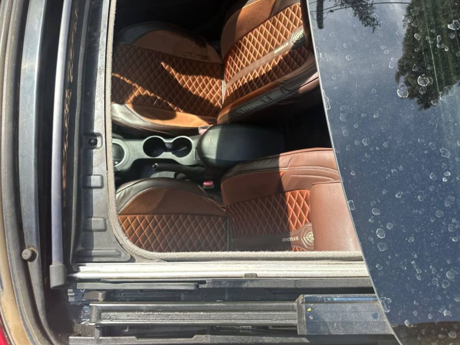 2012 Hyundai Veiostar — photo 8