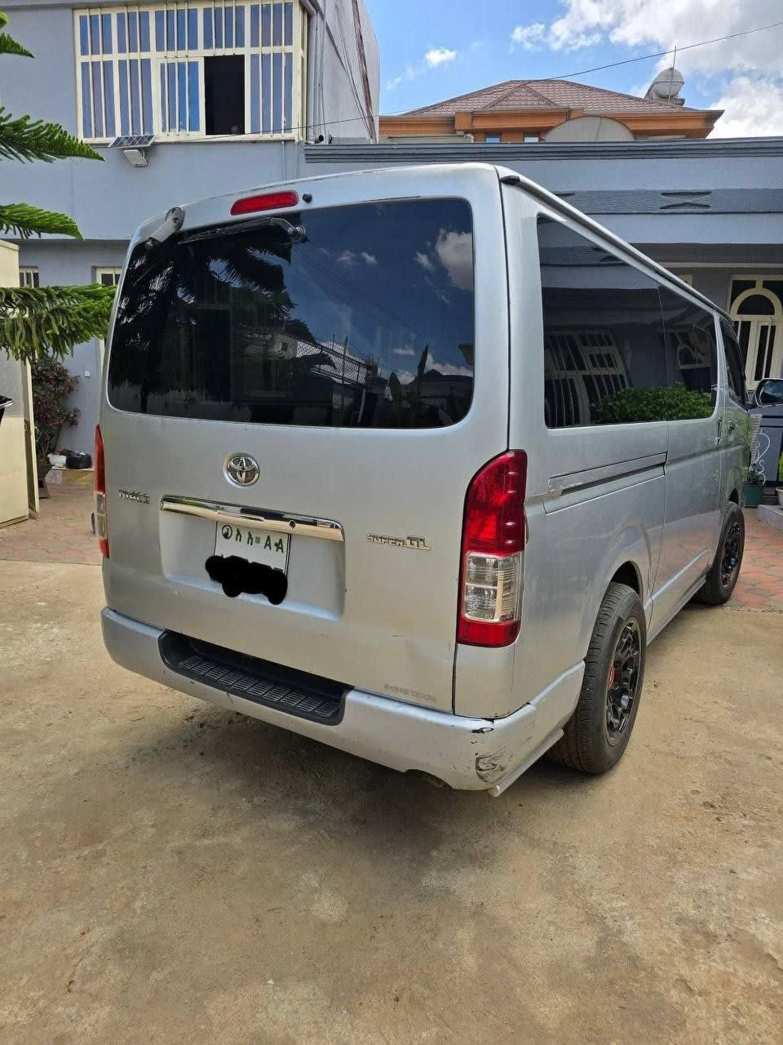 2007 Toyota Abadula — photo 1