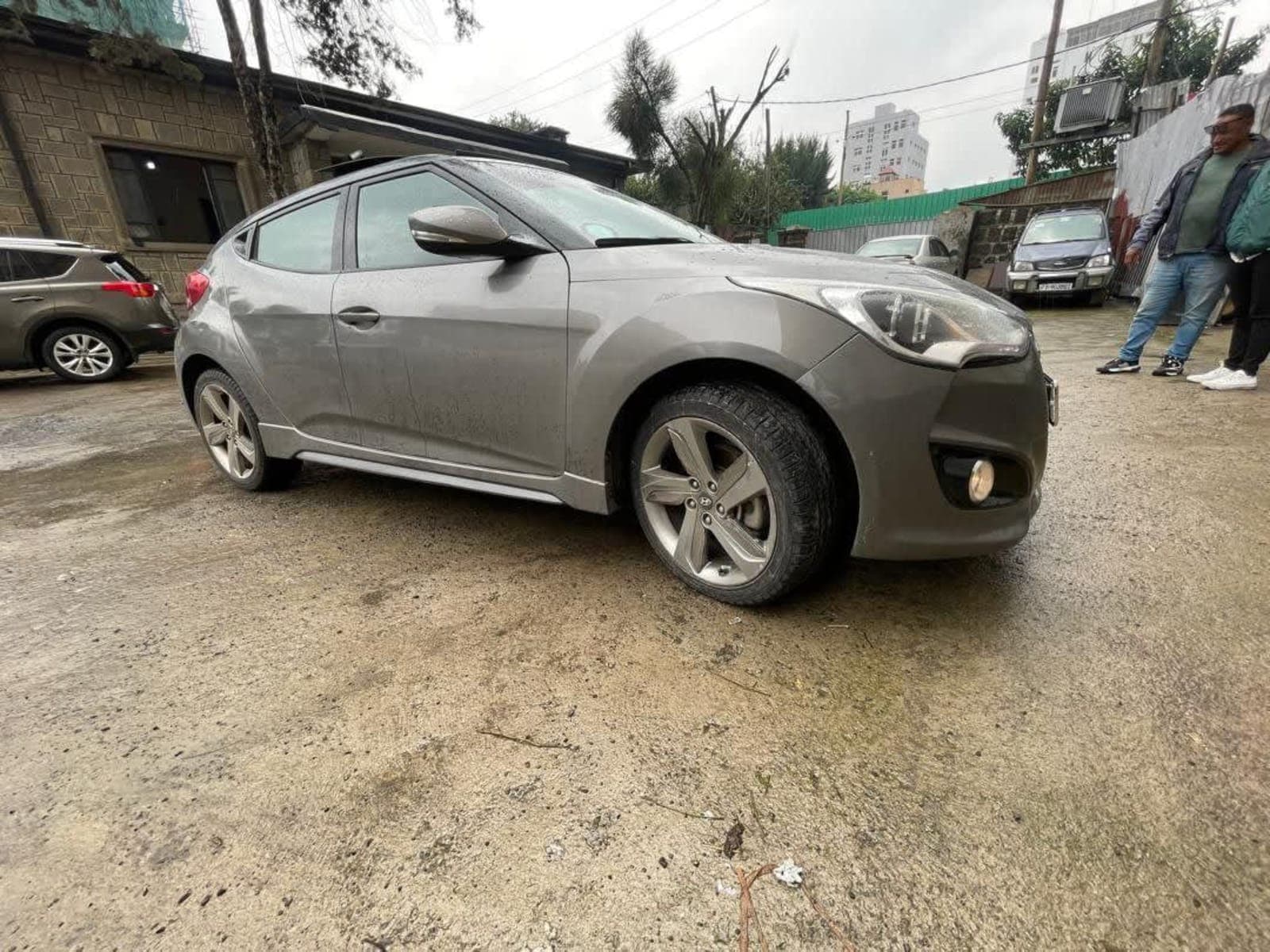 2012 Hyundai Veiostar โ photo 2