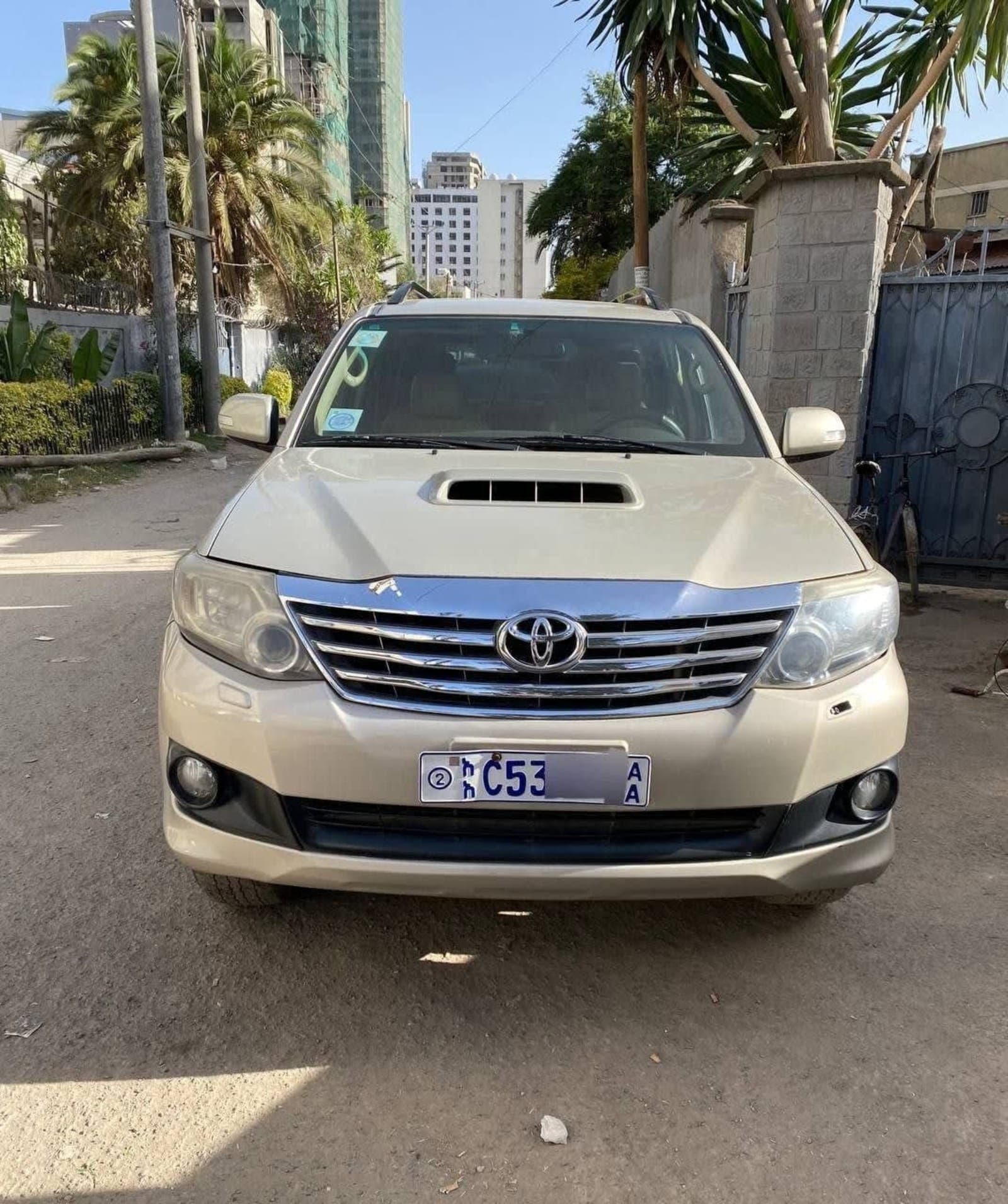 2012 Toyota Fortuner — photo 5