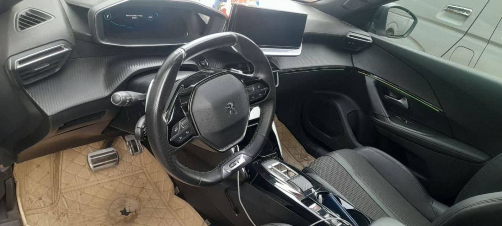 2022 Peugeot 2008 — photo 2