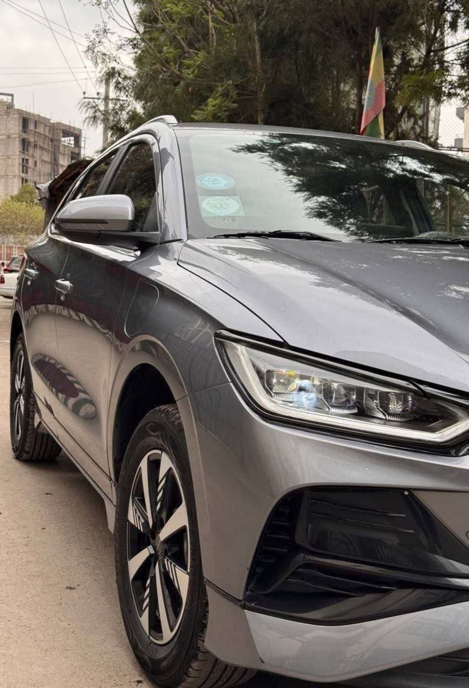 2025 BYD E2