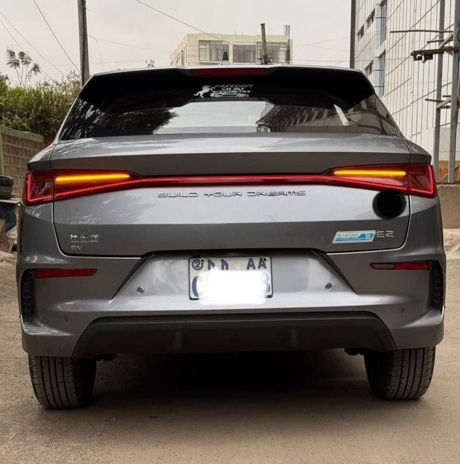 2025 BYD E2 — photo 2