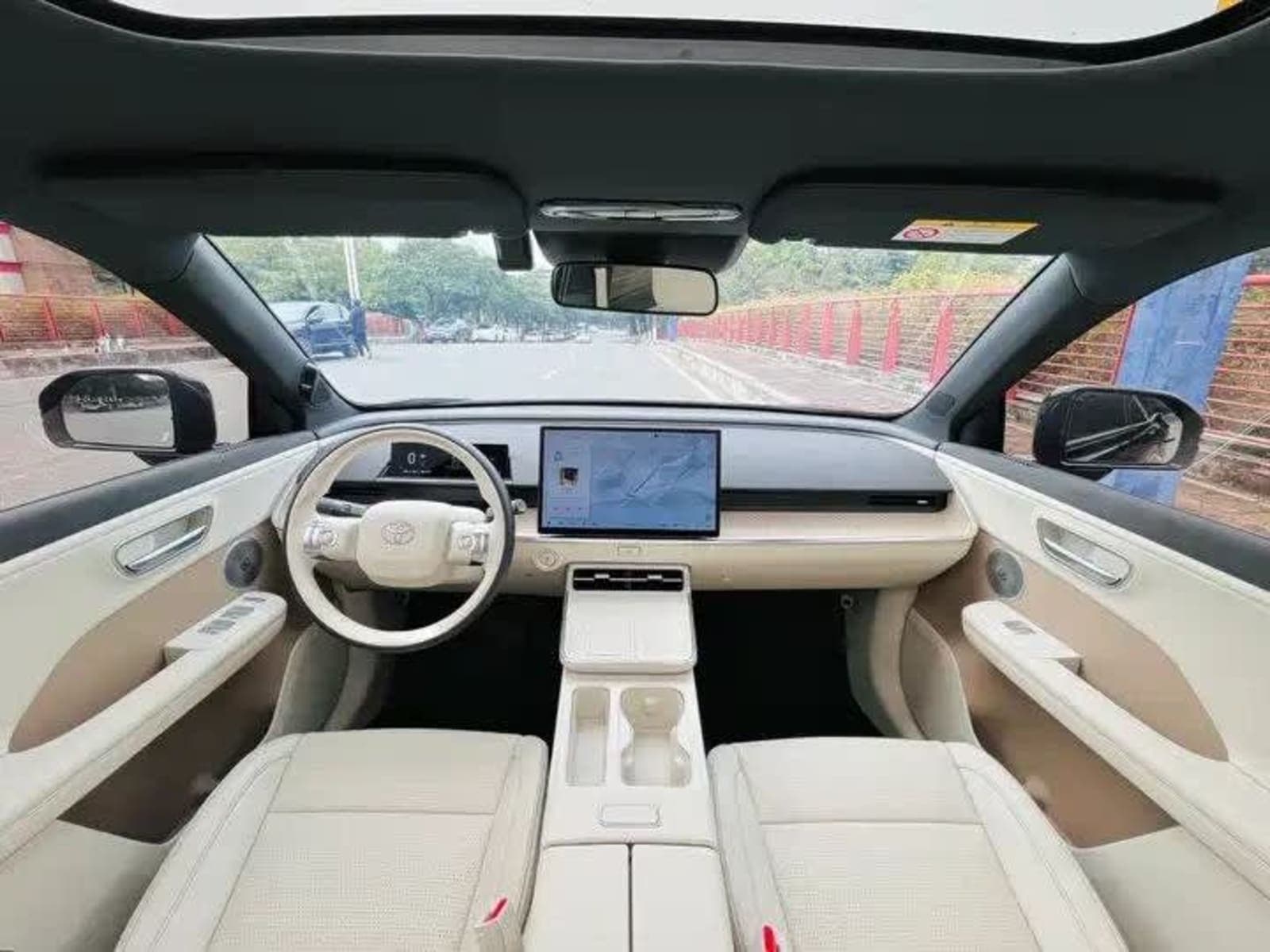 2025 Toyota Bz3x Short Range — photo 3