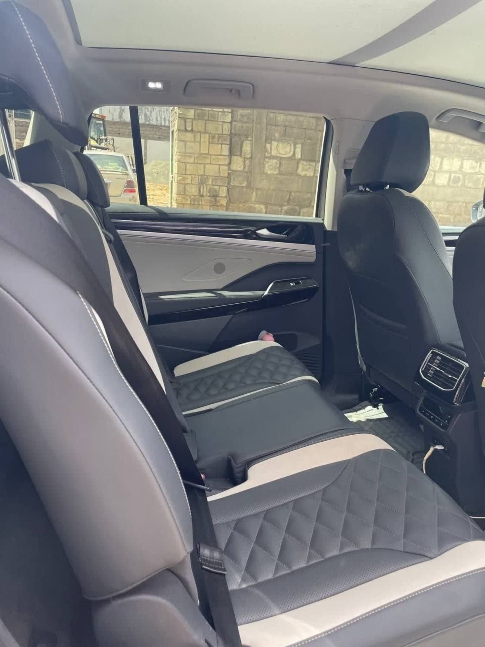2024 Volkswagen ID.6 Crozz Pro — photo 1