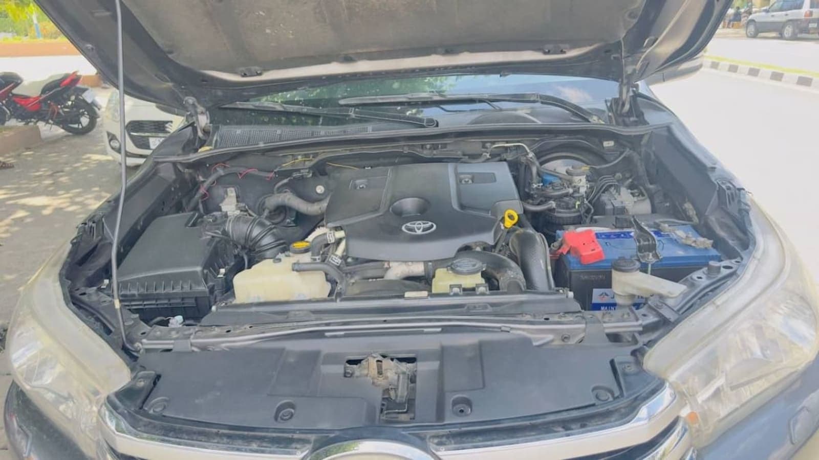 2016 Toyota Hilux Extra Cab — photo 2