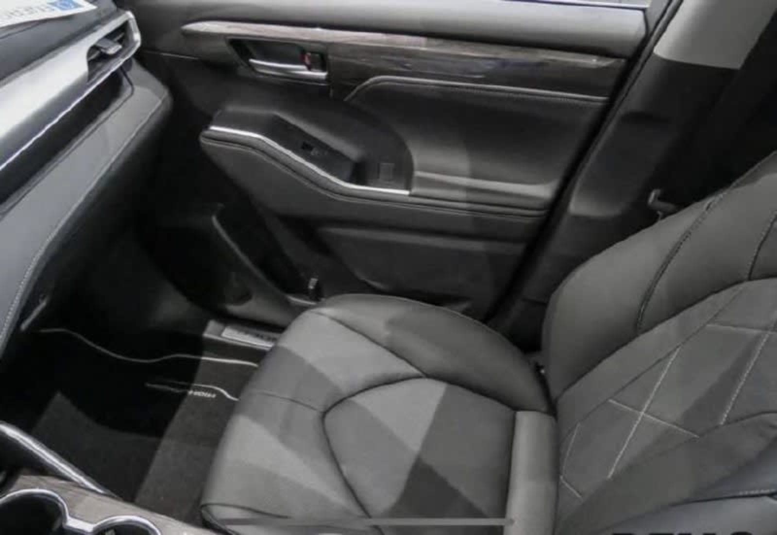 2023 Toyota Highlander Hybrid — photo 6