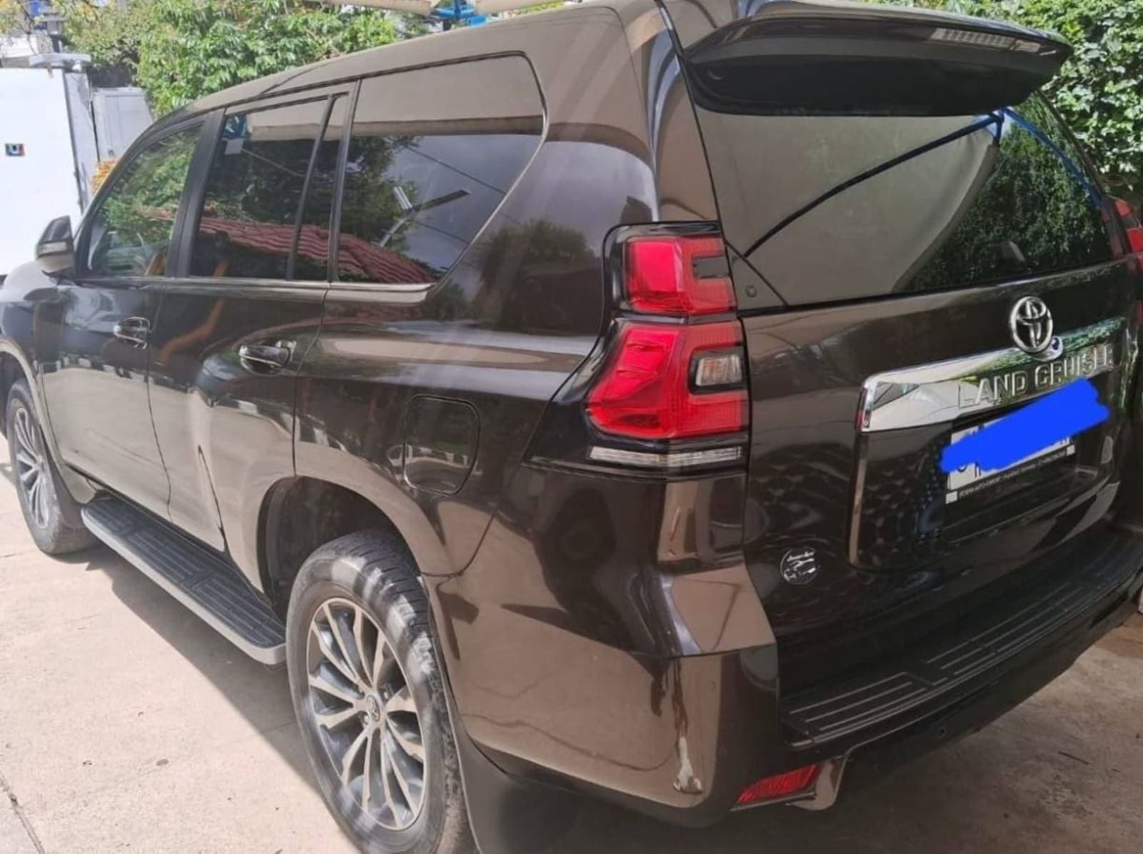 2019 Toyota Land-cruiser Prado — photo 2