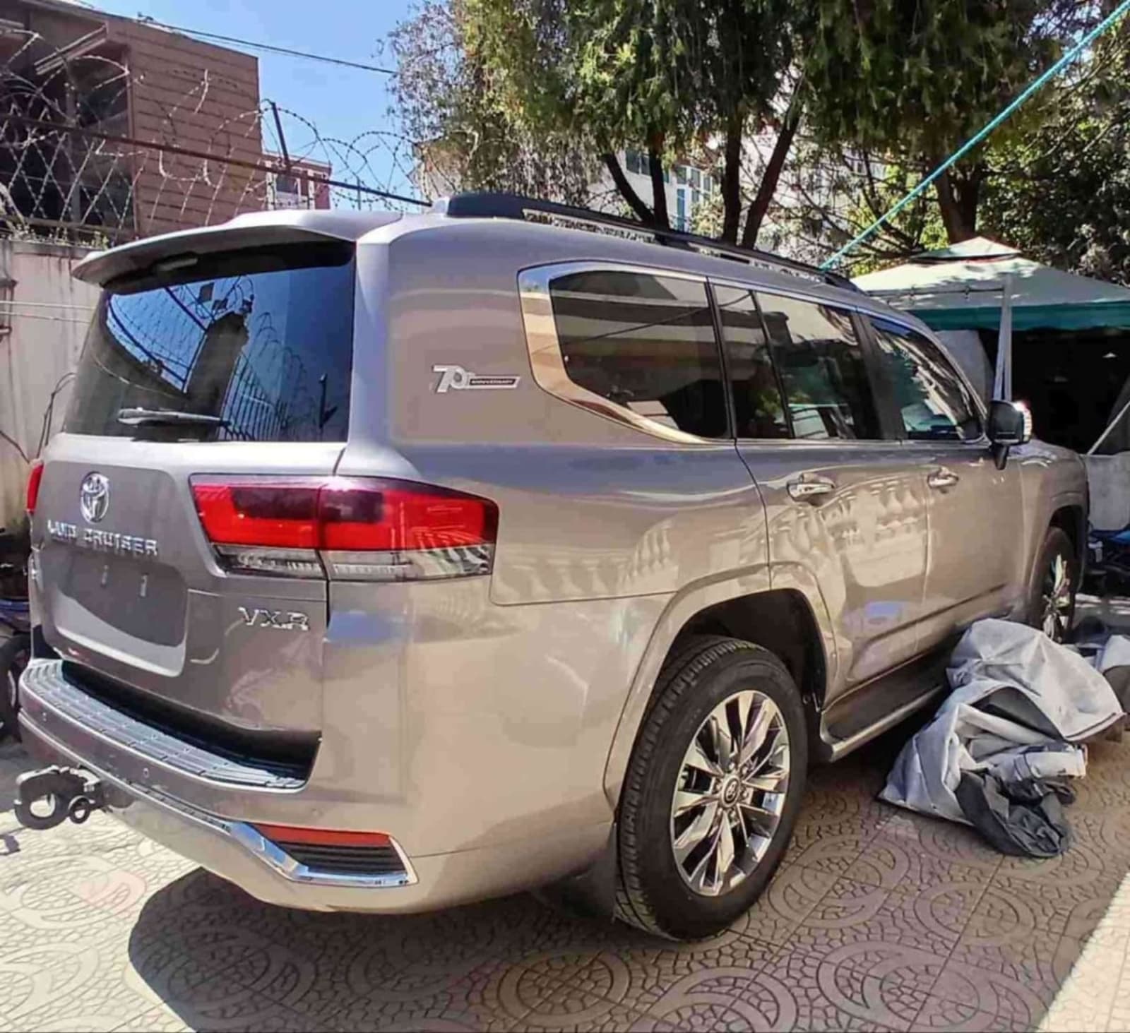 2023 Toyota Land Cruiser VXR — photo 2