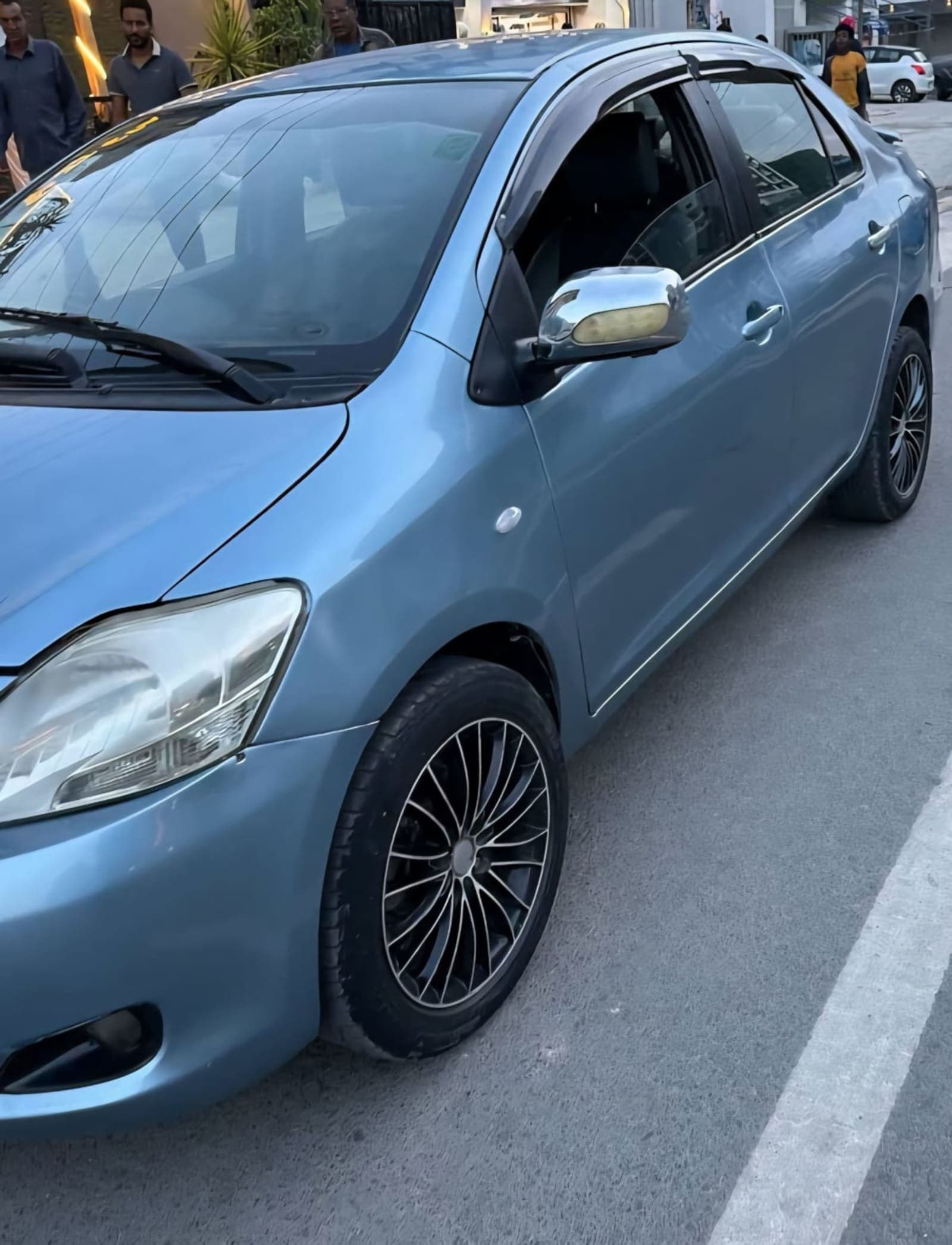 2008 Toyota Yaris Sedan — photo 6