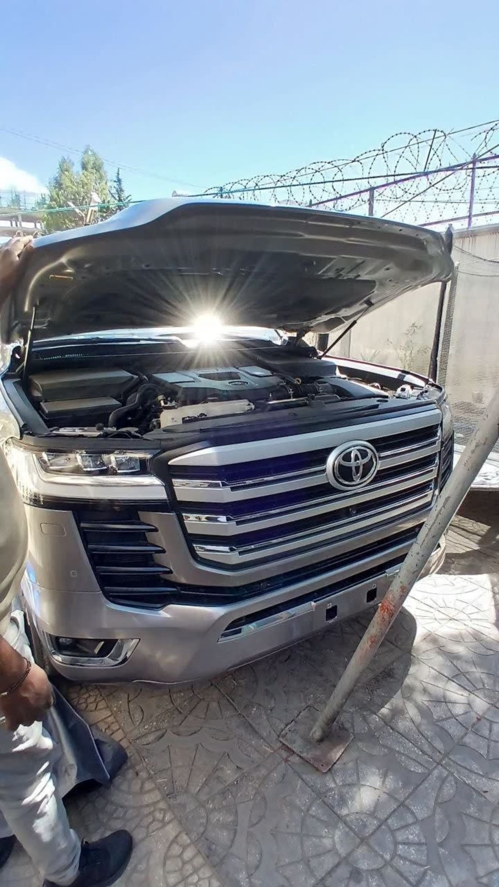 2023 Toyota Land Cruiser V6 VXR — photo 7